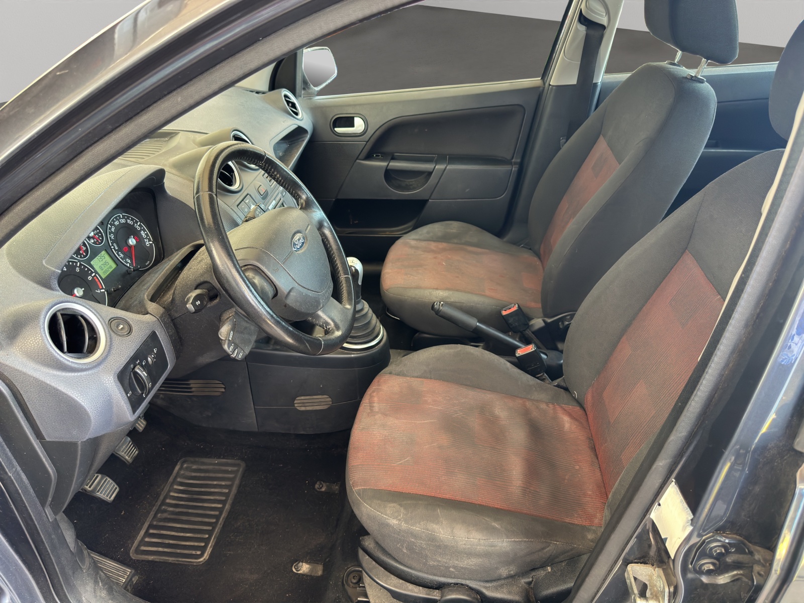 FORD Fiesta 1.4 16V Trend-image-10
