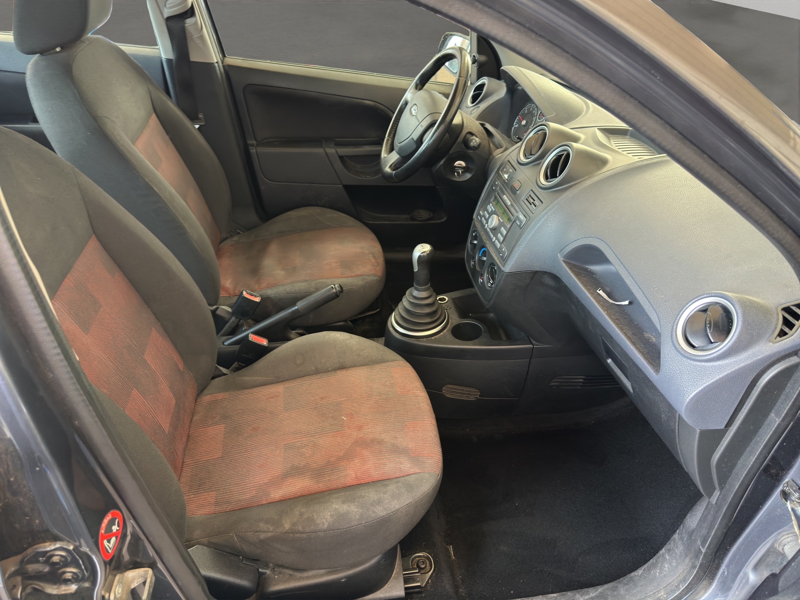 FORD Fiesta 1.4 16V Trend-image-9