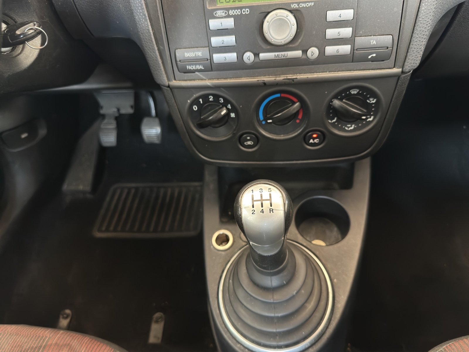 FORD Fiesta 1.4 16V Trend-image-13