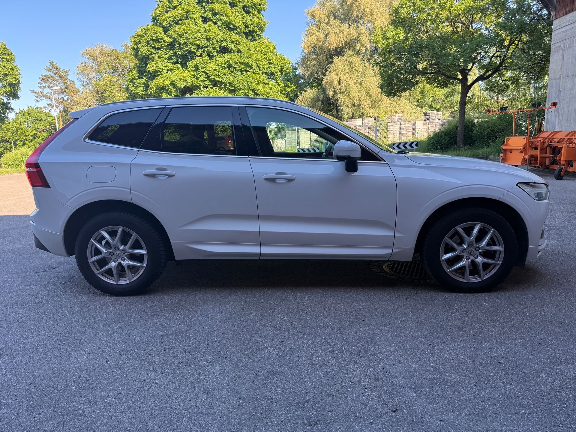 VOLVO XC60 D4 Momentum Geartronic-image-3