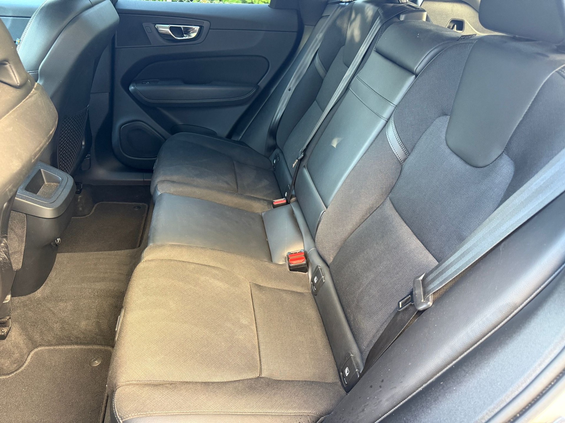 VOLVO XC60 D4 Momentum Geartronic-image-12