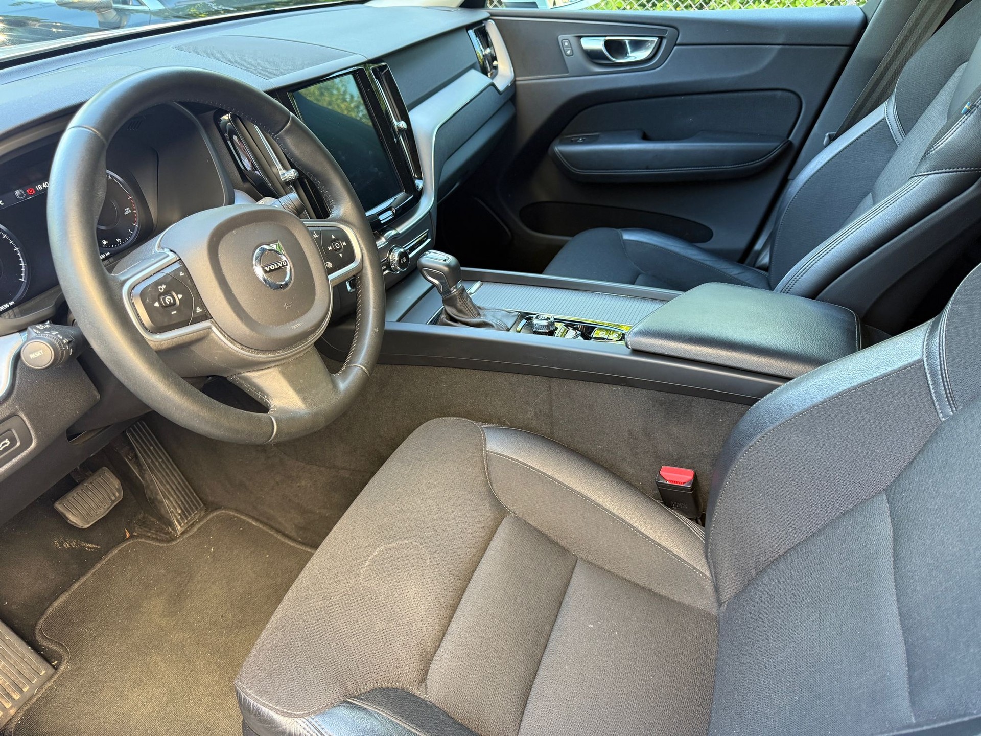 VOLVO XC60 D4 Momentum Geartronic-image-11
