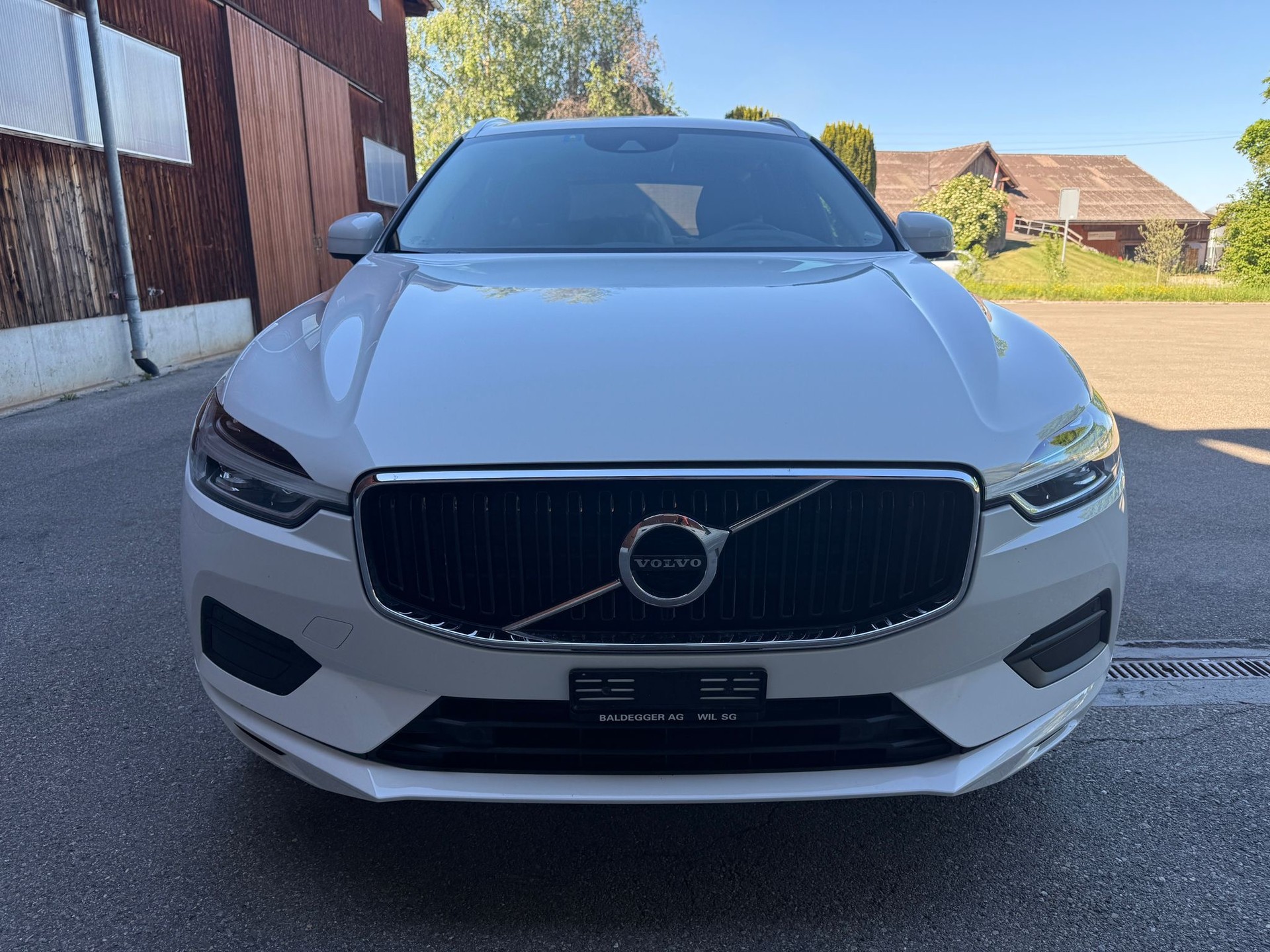 VOLVO XC60 D4 Momentum Geartronic-image-0