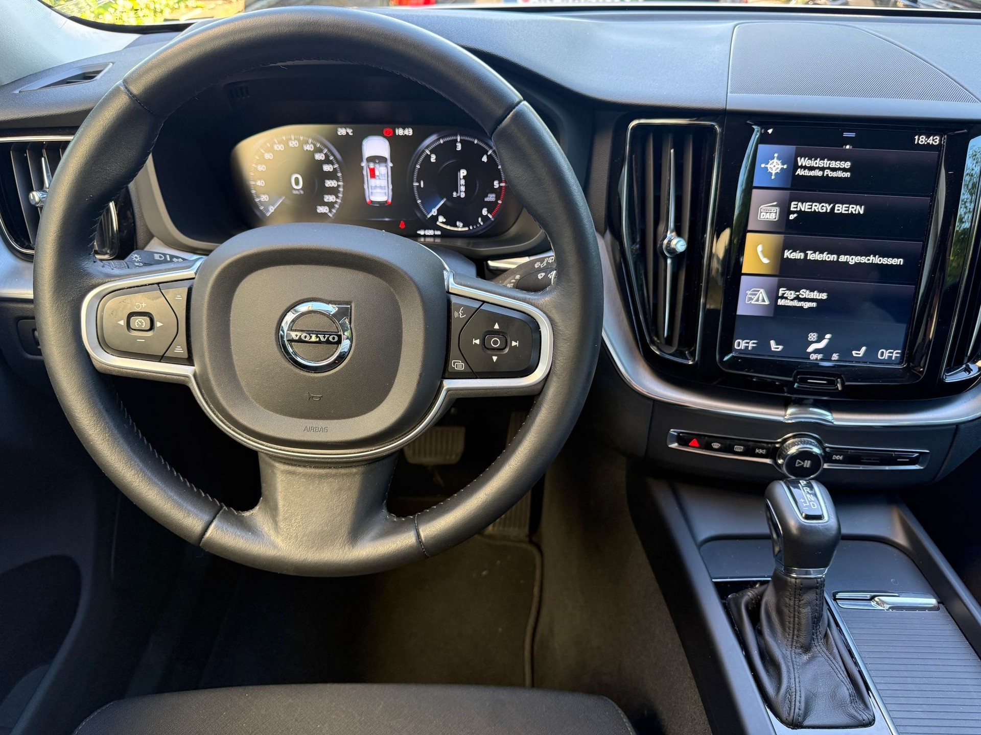 VOLVO XC60 D4 Momentum Geartronic-image-8