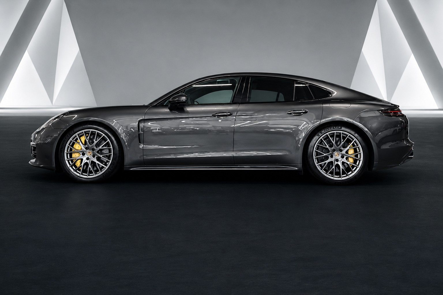 PORSCHE 4.0 V8 Turbo S E-Hybrid-image-1