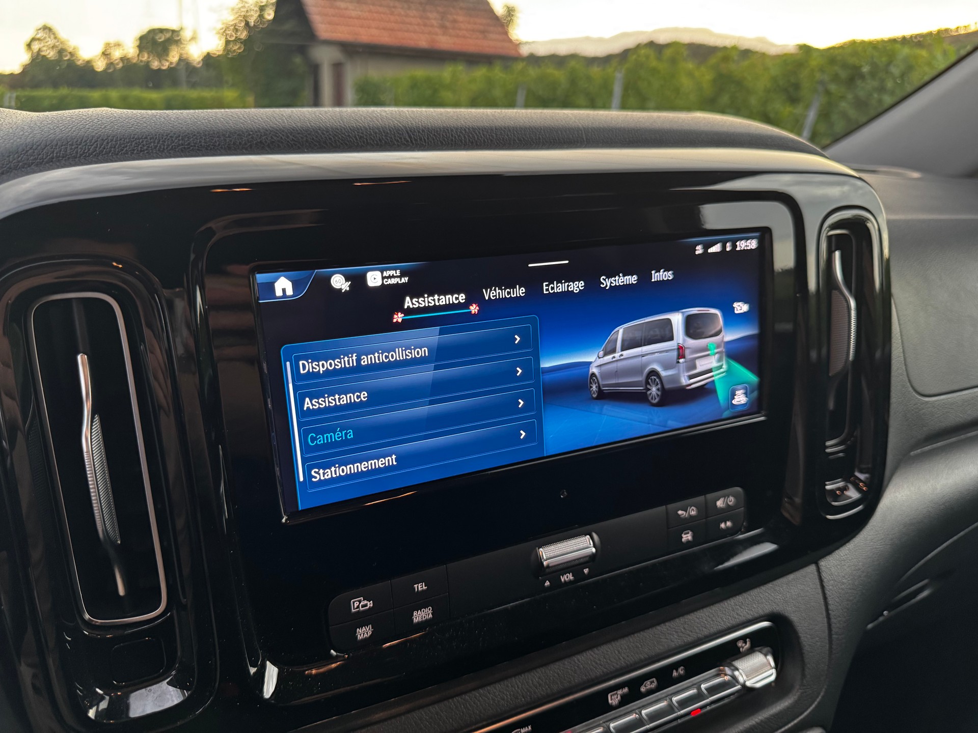 MERCEDES-BENZ 116 CDI Lang Select Tourer 4Matic 9G-Tronic-image-18