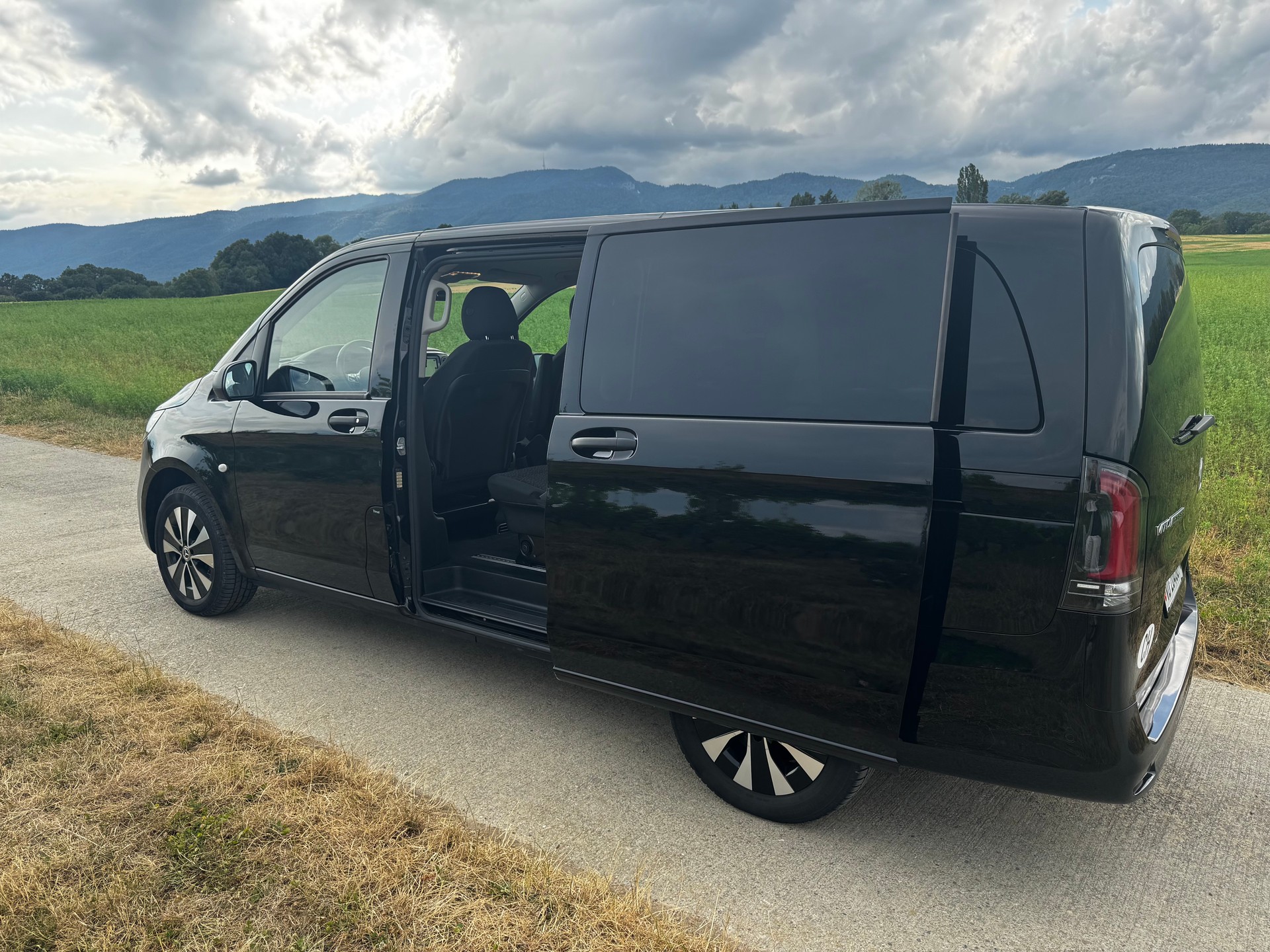 MERCEDES-BENZ 116 CDI Lang Select Tourer 4Matic 9G-Tronic-image-3