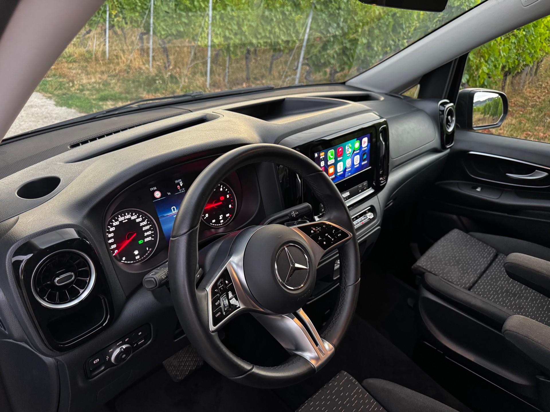 MERCEDES-BENZ 116 CDI Lang Select Tourer 4Matic 9G-Tronic-image-16