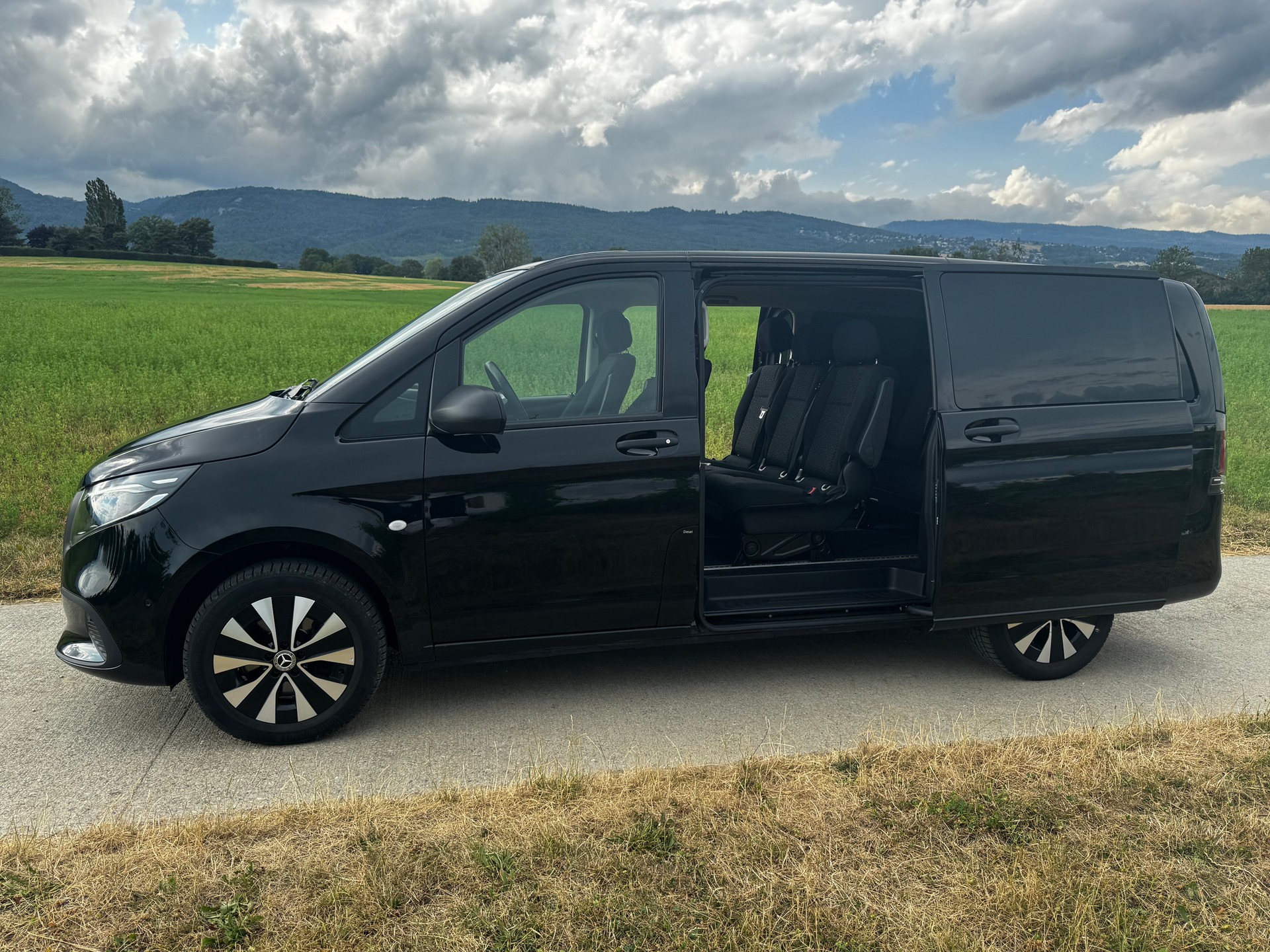 MERCEDES-BENZ 116 CDI Lang Select Tourer 4Matic 9G-Tronic-image-2