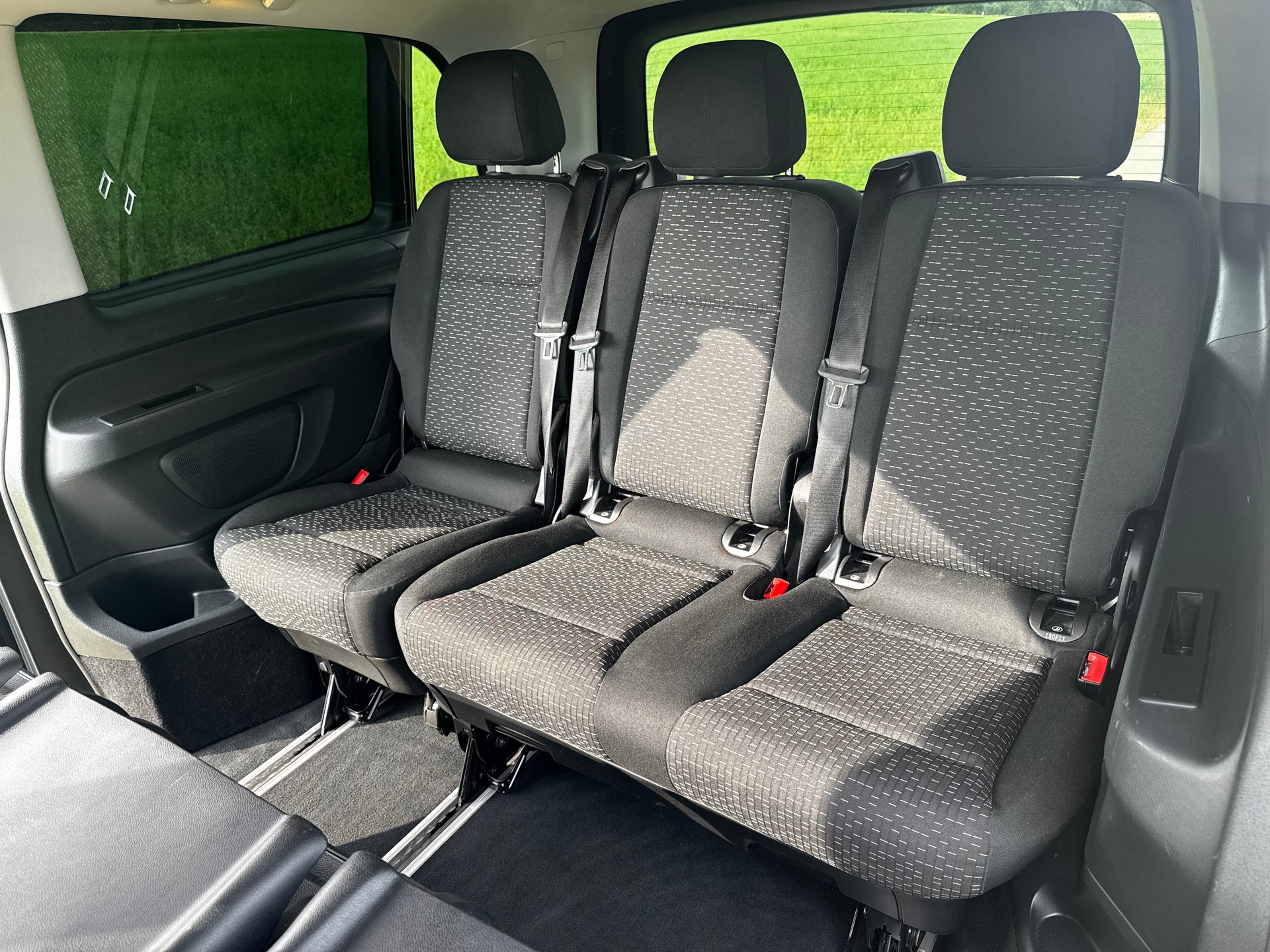 MERCEDES-BENZ 116 CDI Lang Select Tourer 4Matic 9G-Tronic-image-13