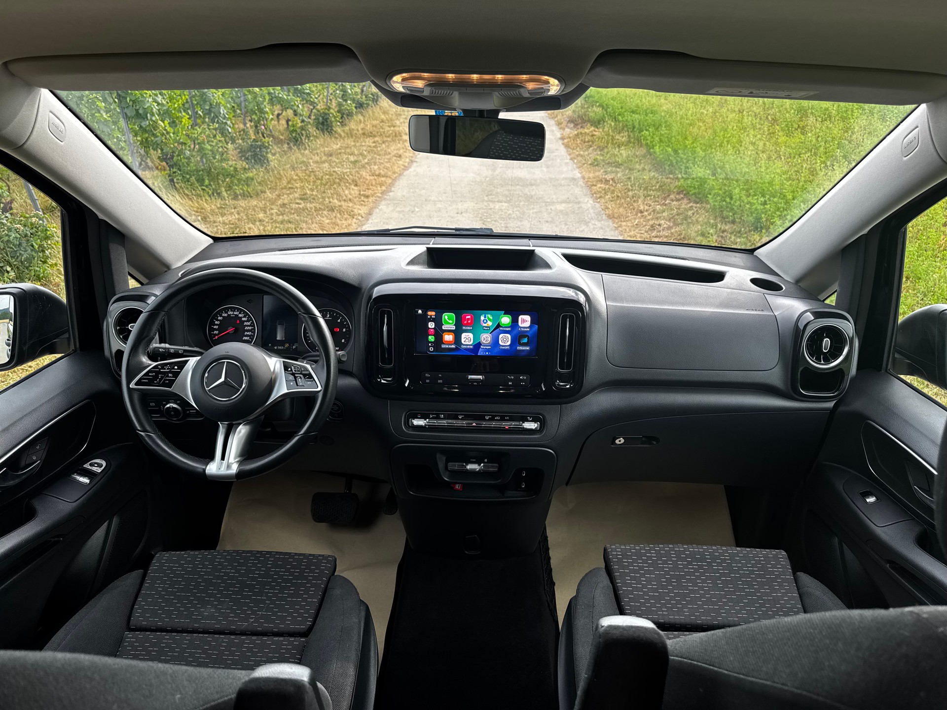 MERCEDES-BENZ 116 CDI Lang Select Tourer 4Matic 9G-Tronic-image-14