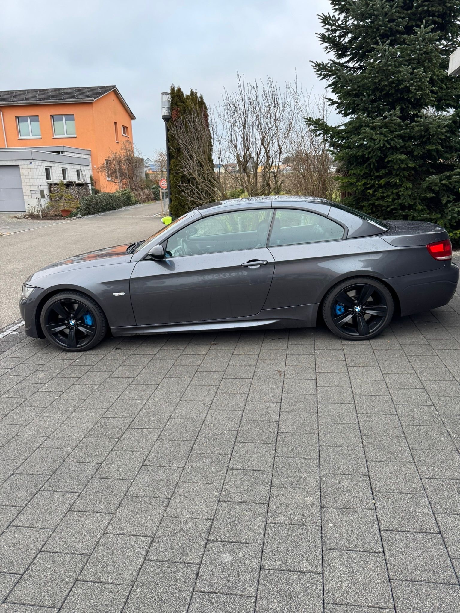 BMW 335i Cabriolet-image-2