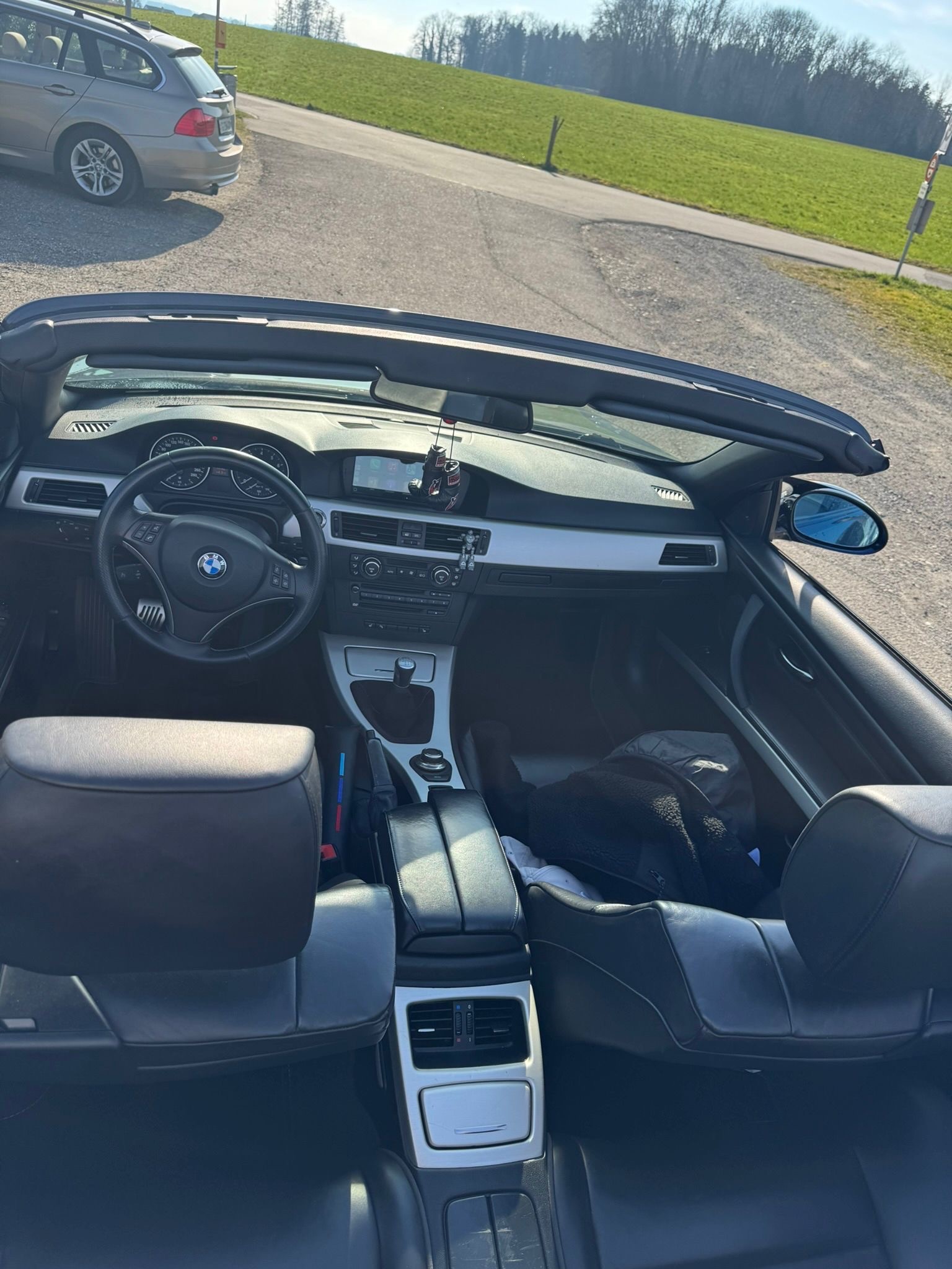 BMW 335i Cabriolet-image-11