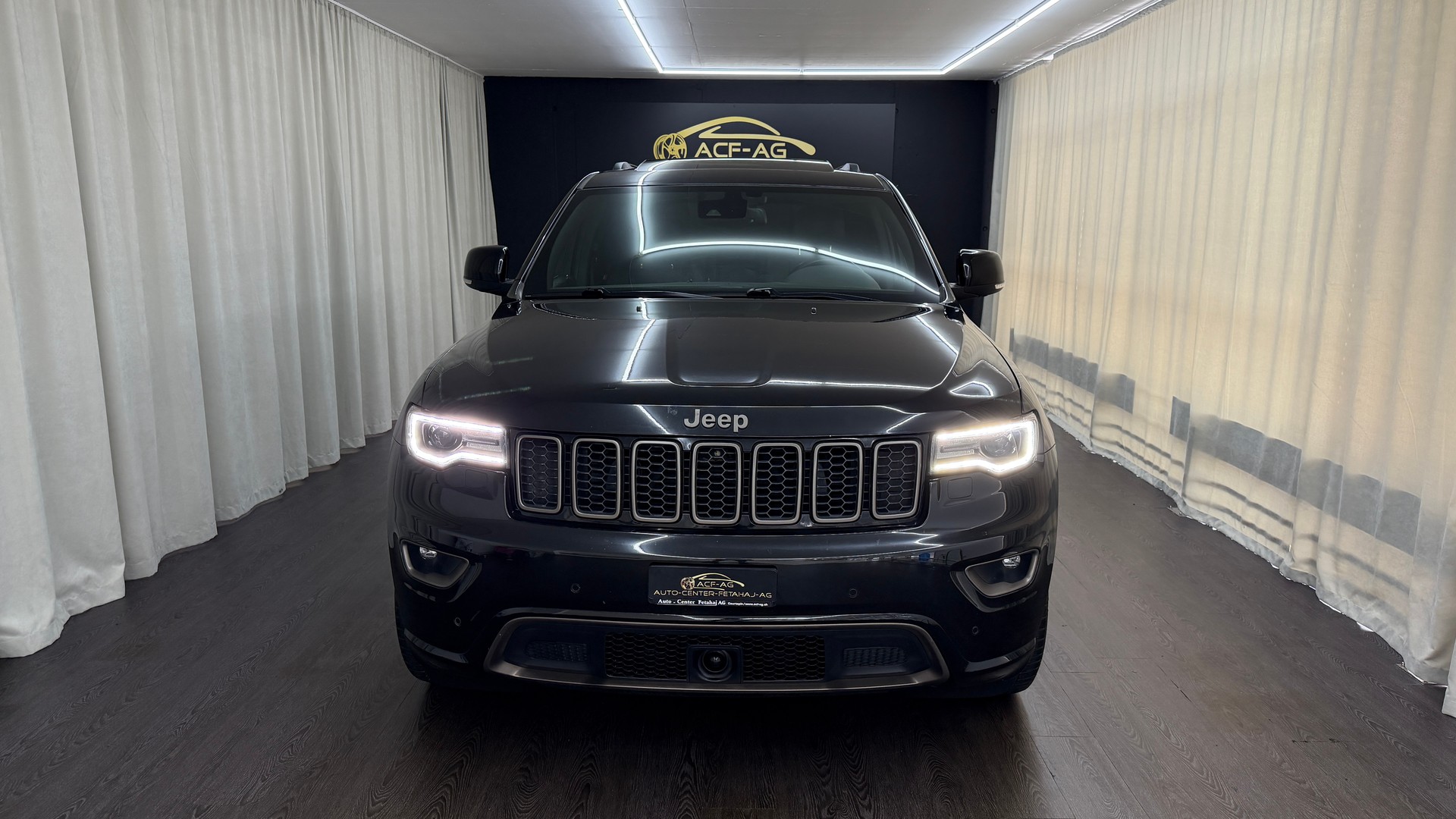 JEEP Grand Cherokee 3.0 CRD 75th Anniversary Automatic-showroom-element-1