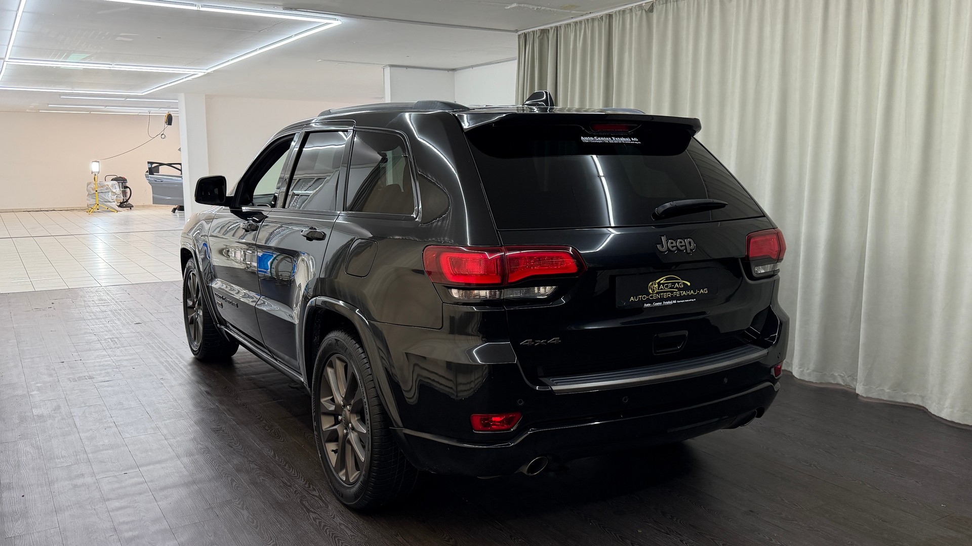JEEP Grand Cherokee 3.0 CRD 75th Anniversary Automatic-image-5