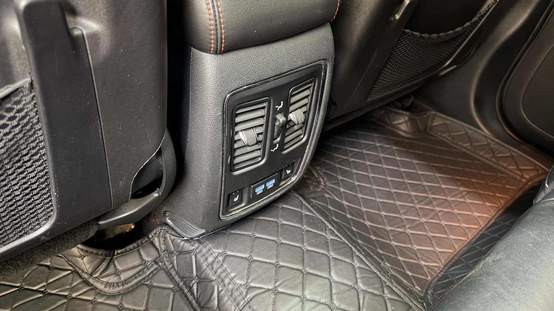 JEEP Grand Cherokee 3.0 CRD 75th Anniversary Automatic-image-14