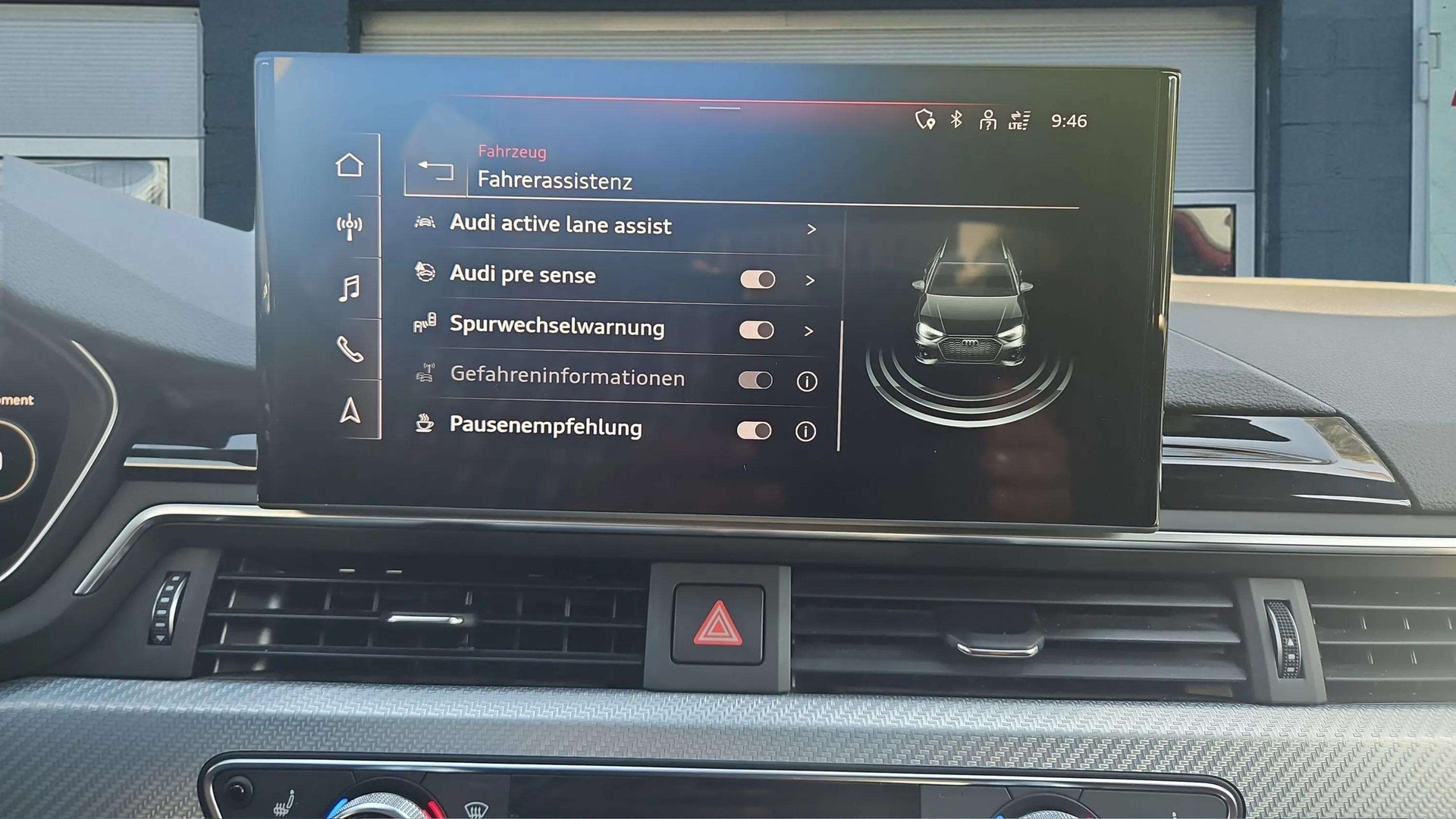 AUDI RS4 Avant quattro tiptronic mit AHK & Panoramadach-image-25