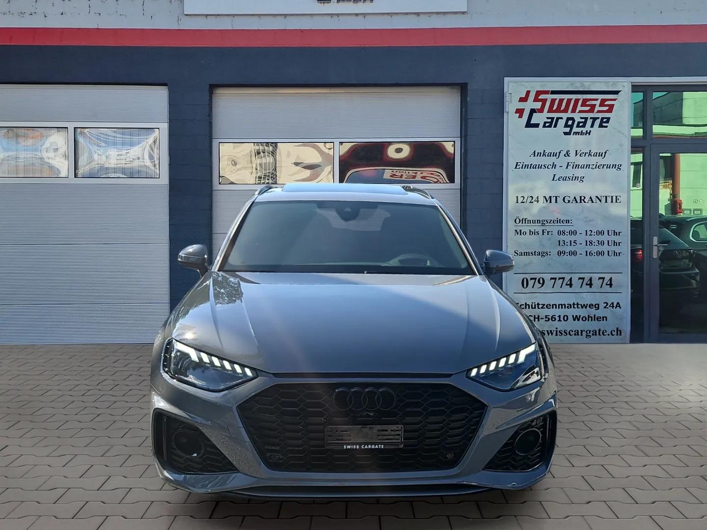 AUDI RS4 Avant quattro tiptronic mit AHK & Panoramadach-image-2
