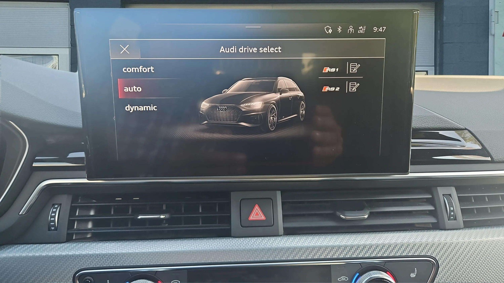 AUDI RS4 Avant quattro tiptronic mit AHK & Panoramadach-image-28