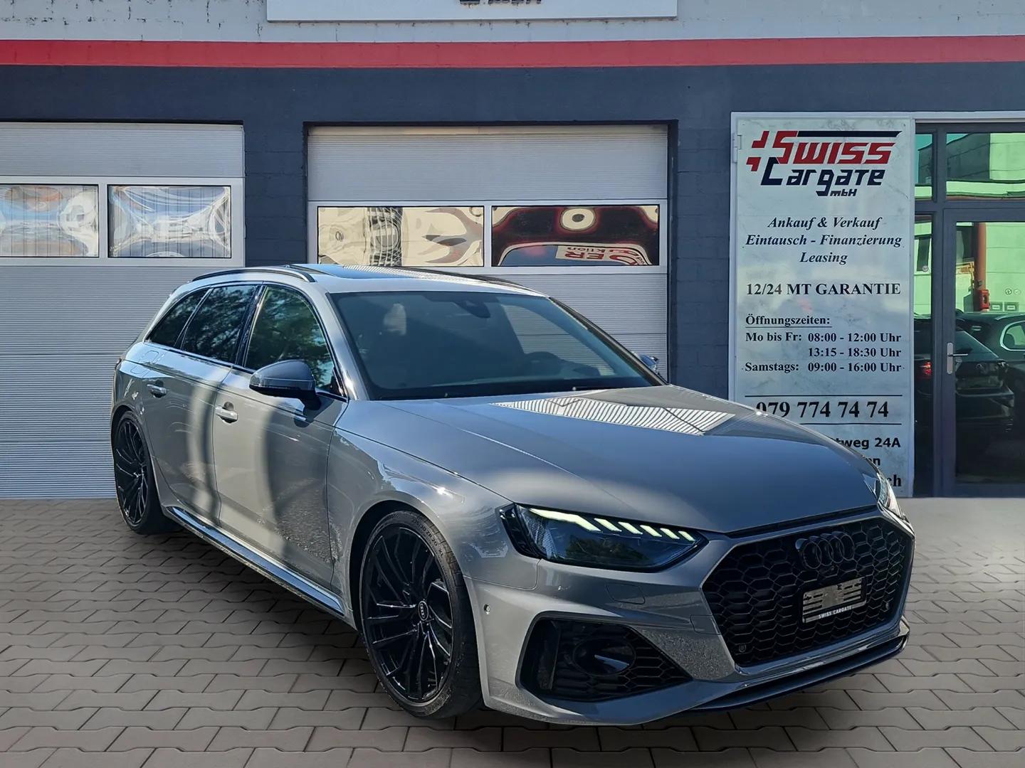 AUDI RS4 Avant quattro tiptronic mit AHK & Panoramadach-image-1