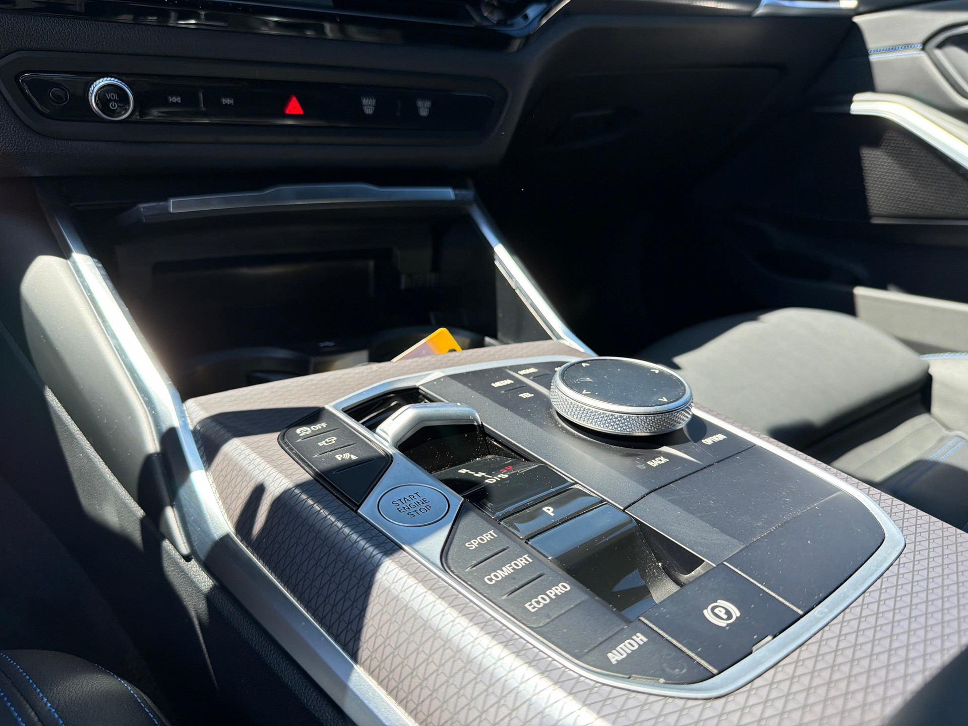BMW 320d xDrive SAG Touring-image-15