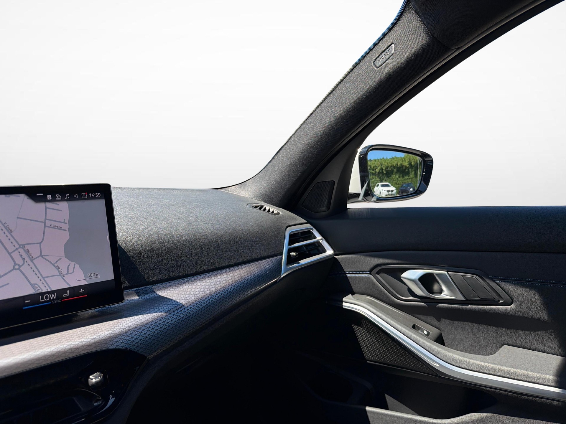 BMW 320d xDrive SAG Touring-image-17