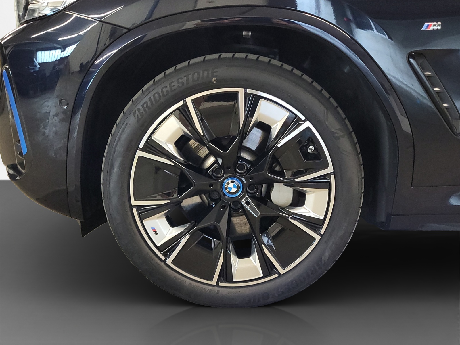 BMW iX3 Impressive-image-8