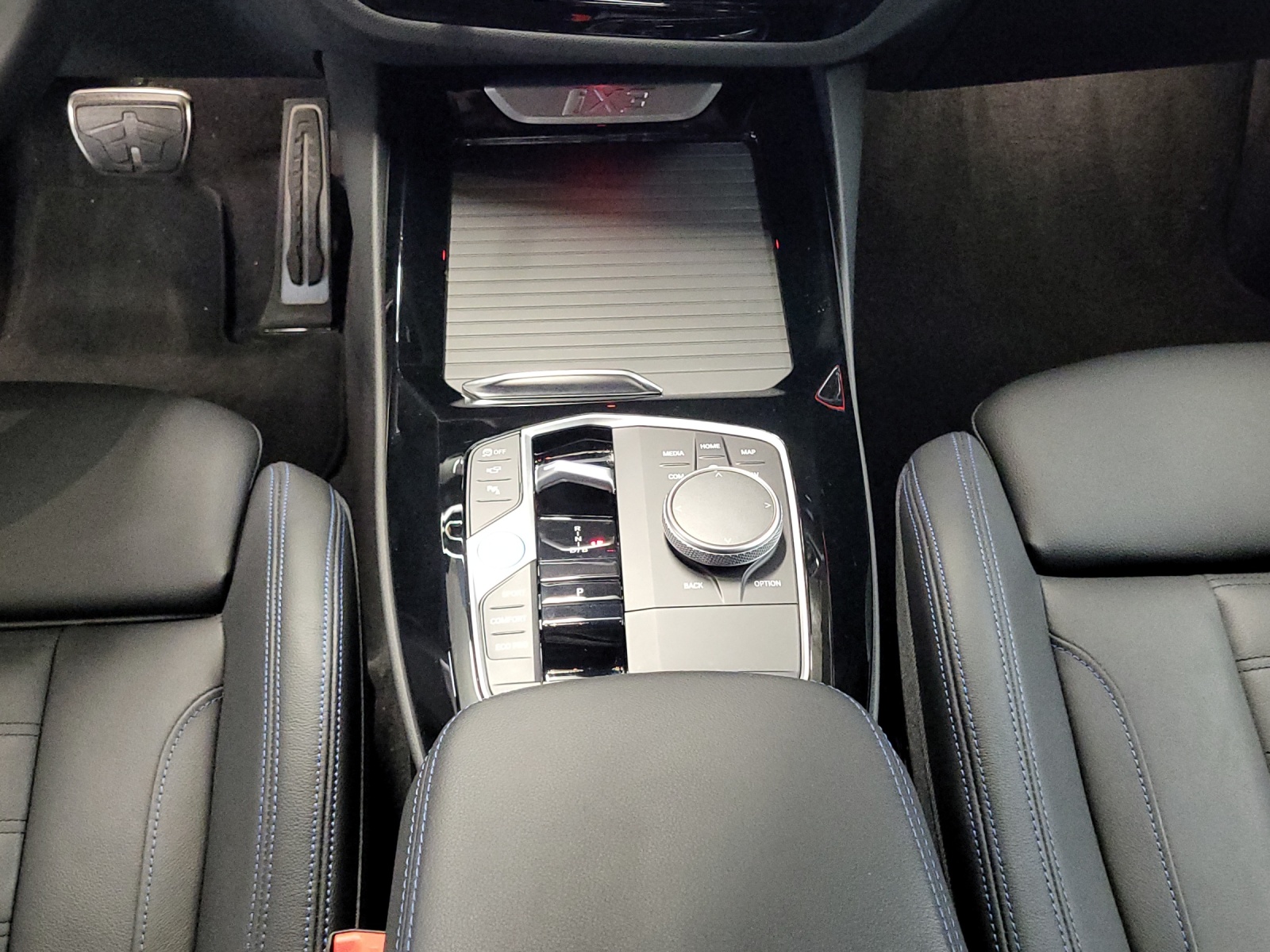 BMW iX3 Impressive-image-16