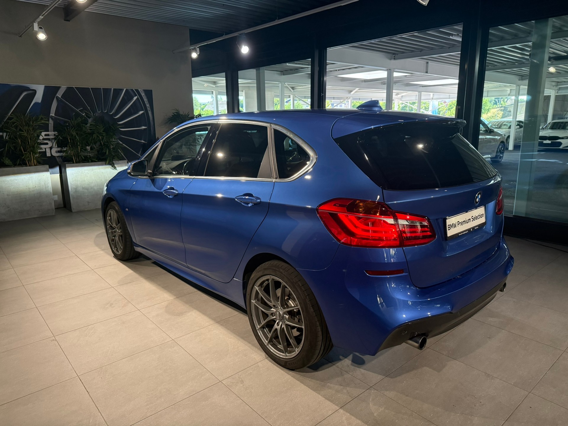 BMW 225i xDrive Active Tourer M Sport Steptronic-image-4