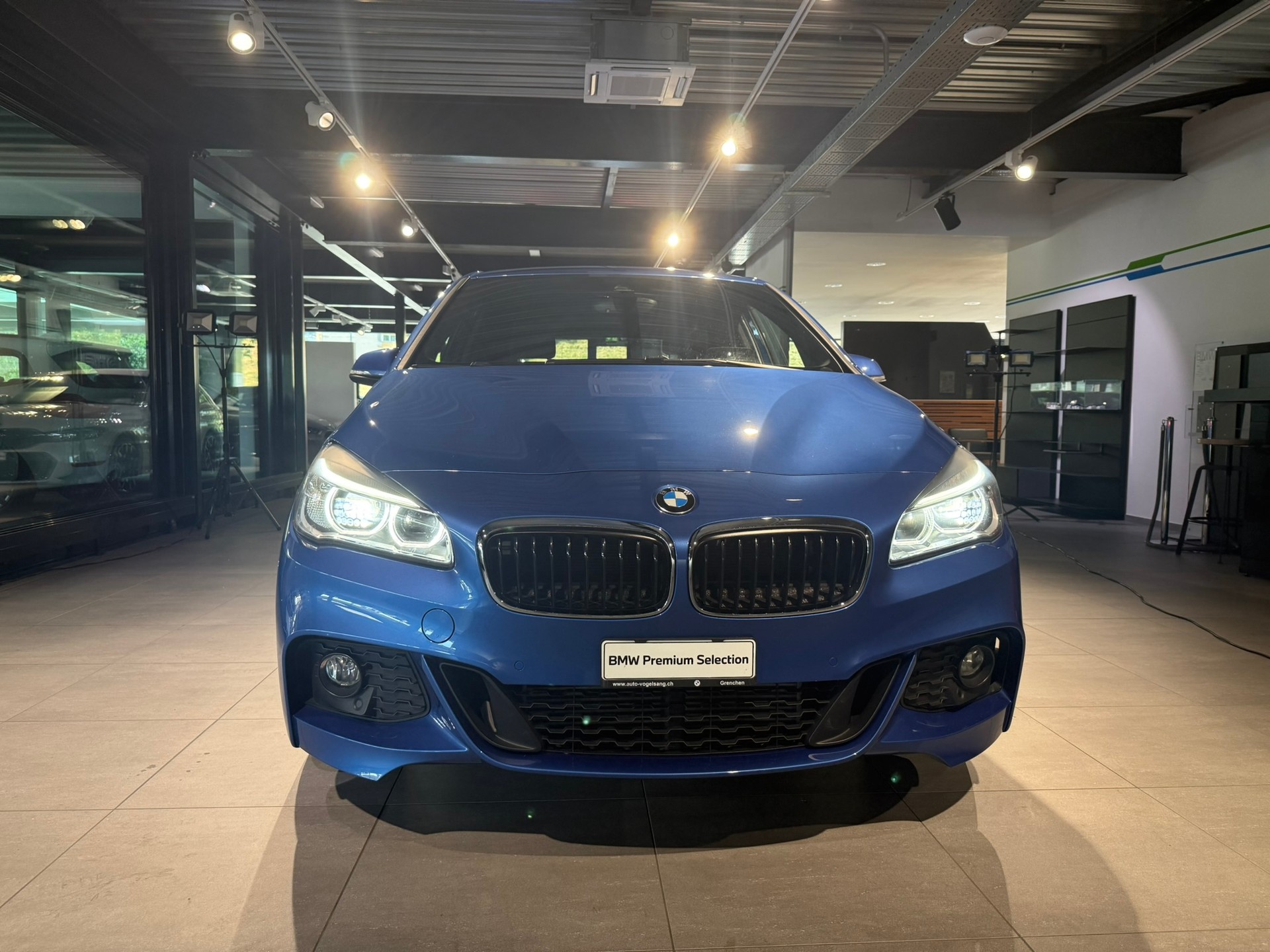 BMW 225i xDrive Active Tourer M Sport Steptronic-image-1