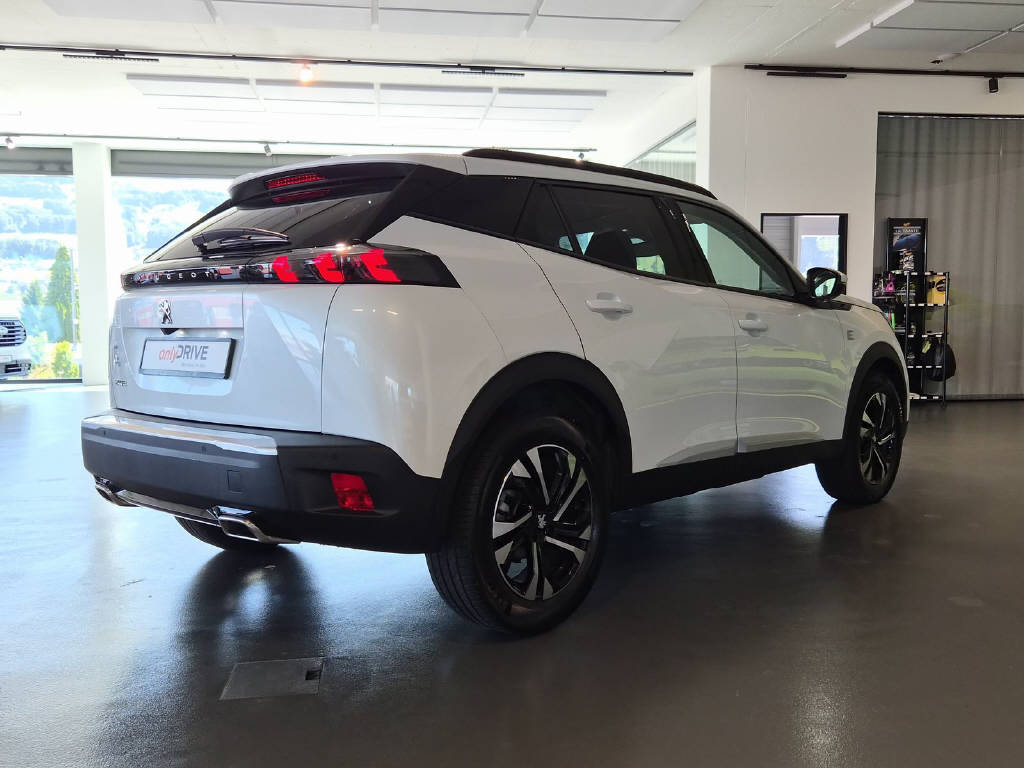 PEUGEOT 2008 1.2 PureTech 130 Allure-image-3