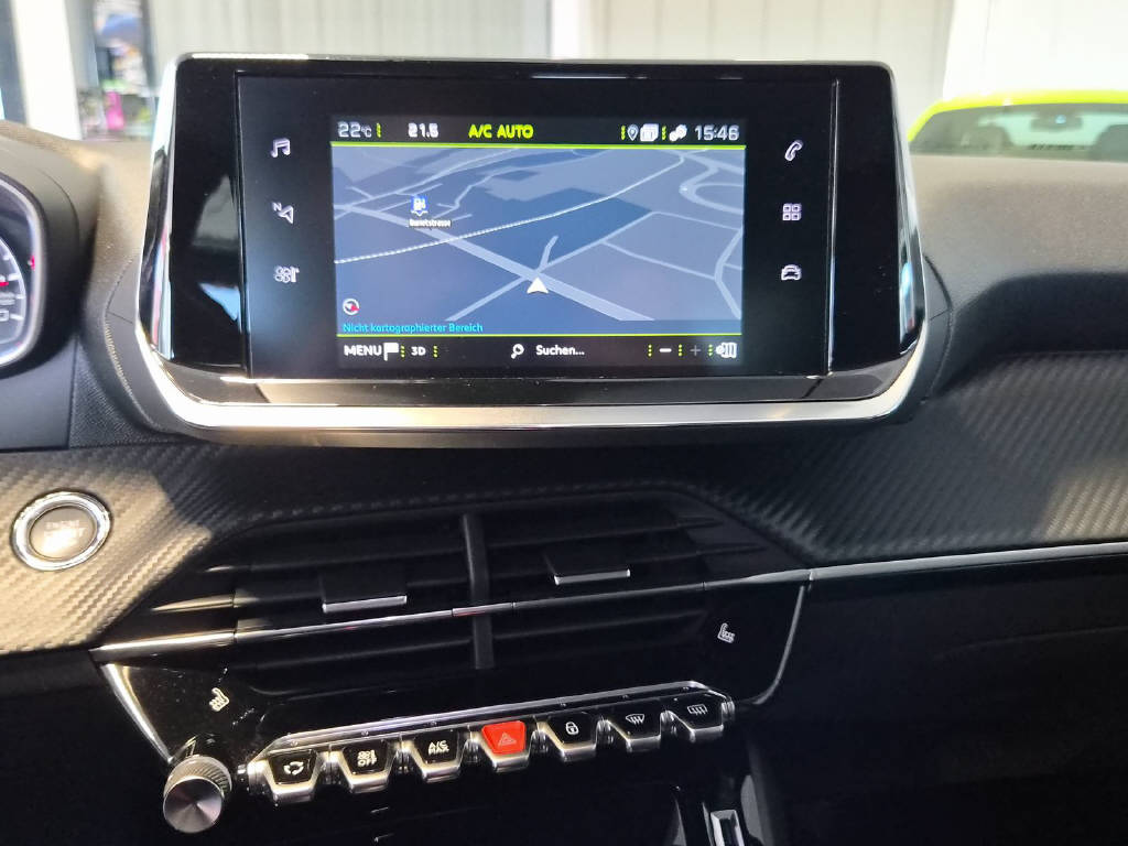 PEUGEOT 2008 1.2 PureTech 130 Allure-image-9