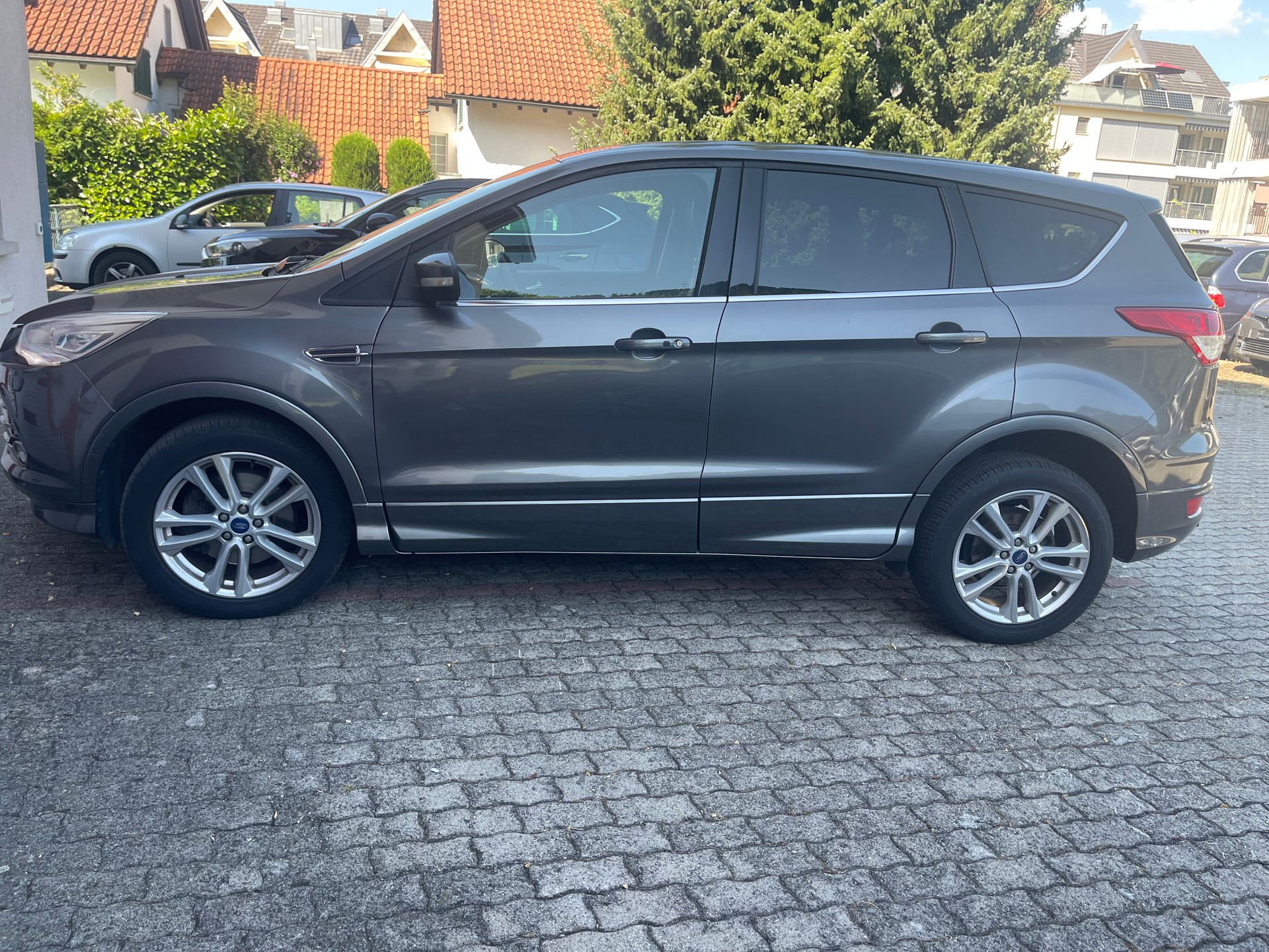 FORD Kuga 2.0 TDCi Titanium 4WD PowerShift-image-2