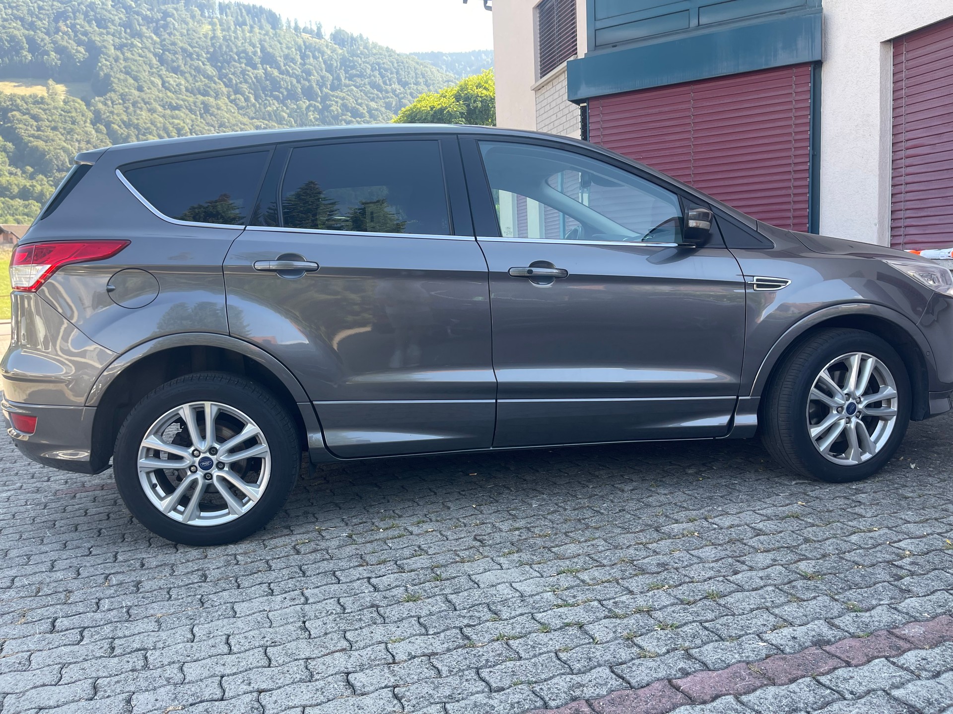FORD Kuga 2.0 TDCi Titanium 4WD PowerShift-image-1