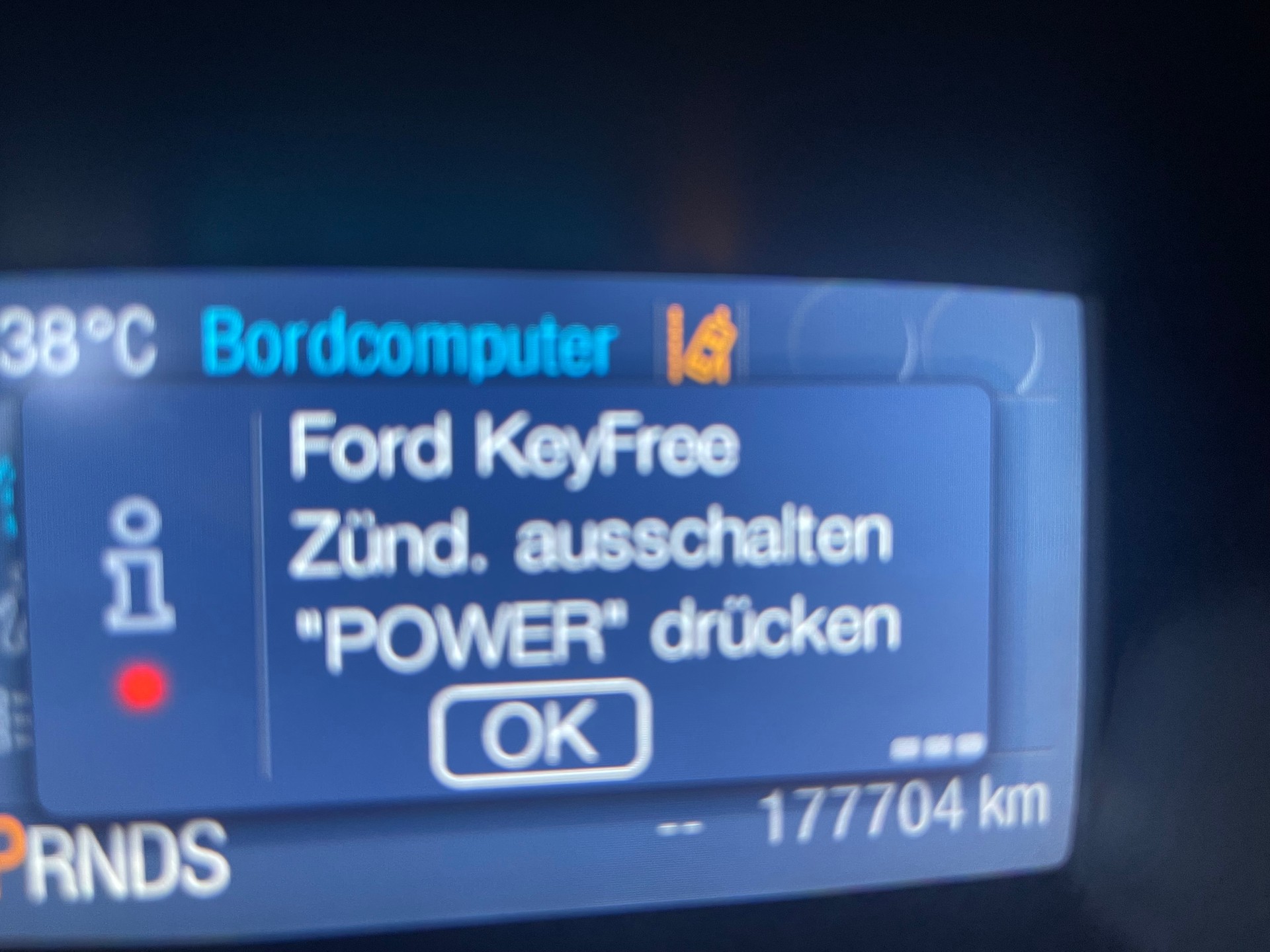 FORD Kuga 2.0 TDCi Titanium 4WD PowerShift-image-9