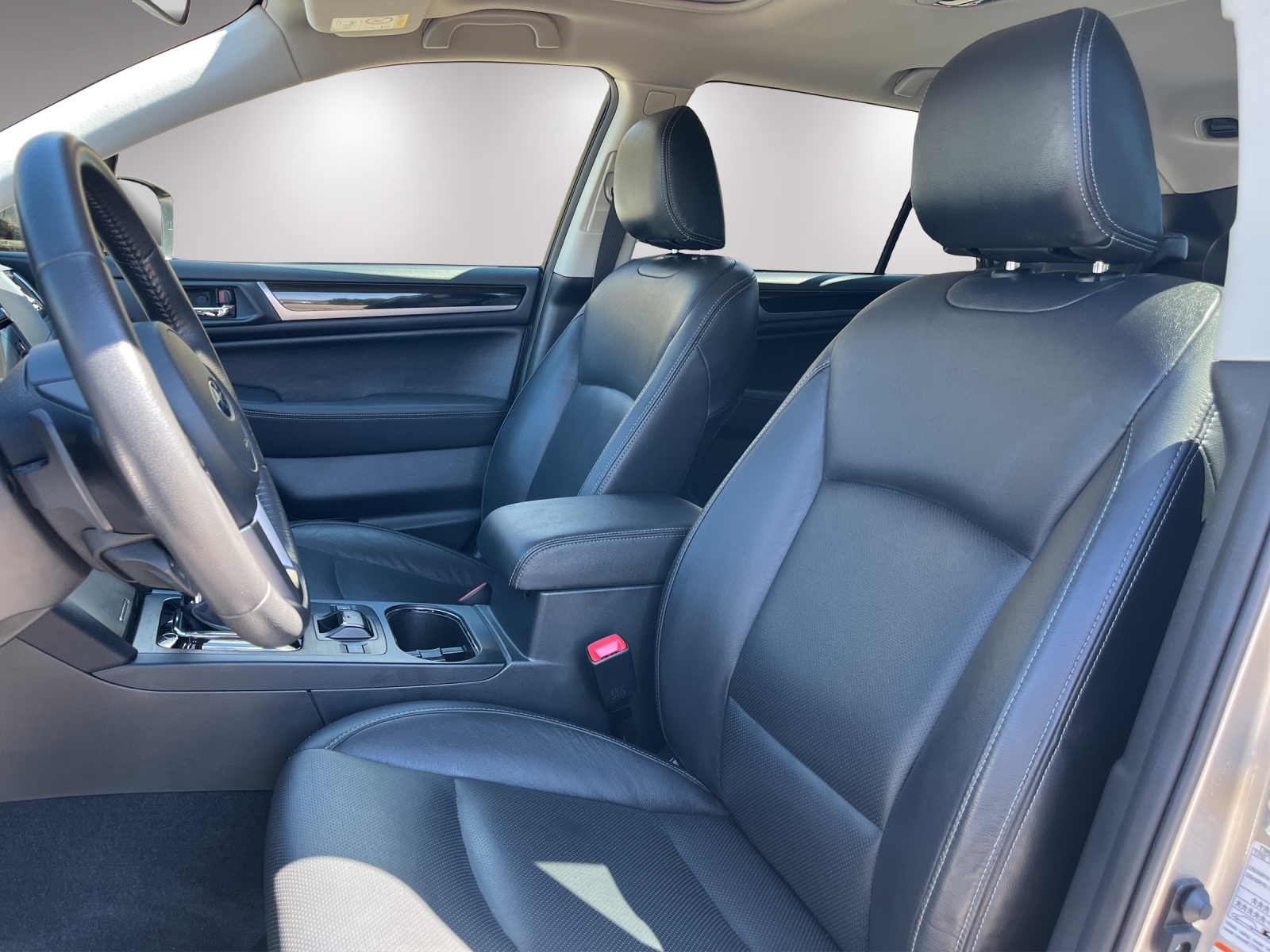 SUBARU Outback 2.5i Luxury-image-9