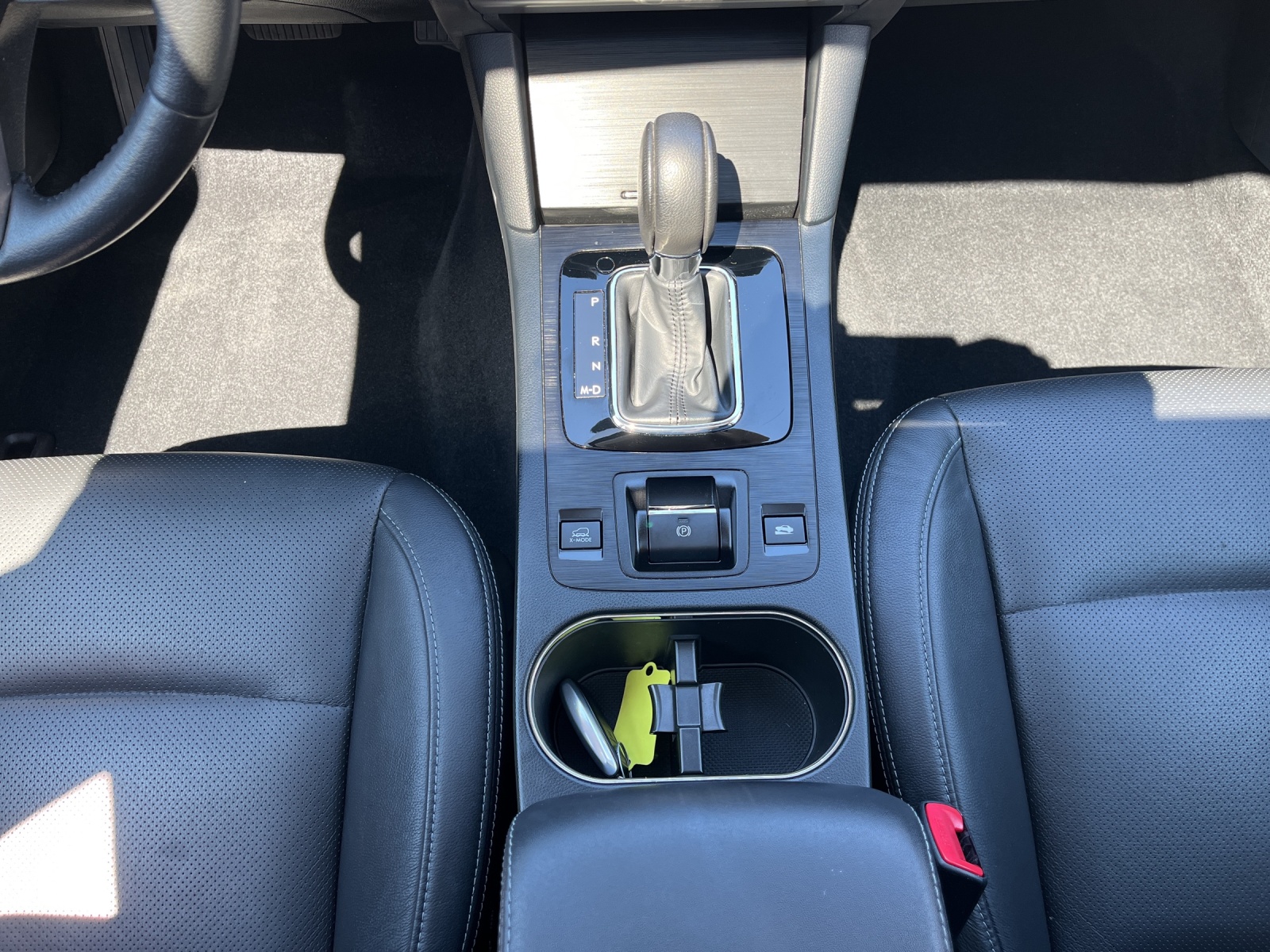 SUBARU Outback 2.5i Luxury-image-12