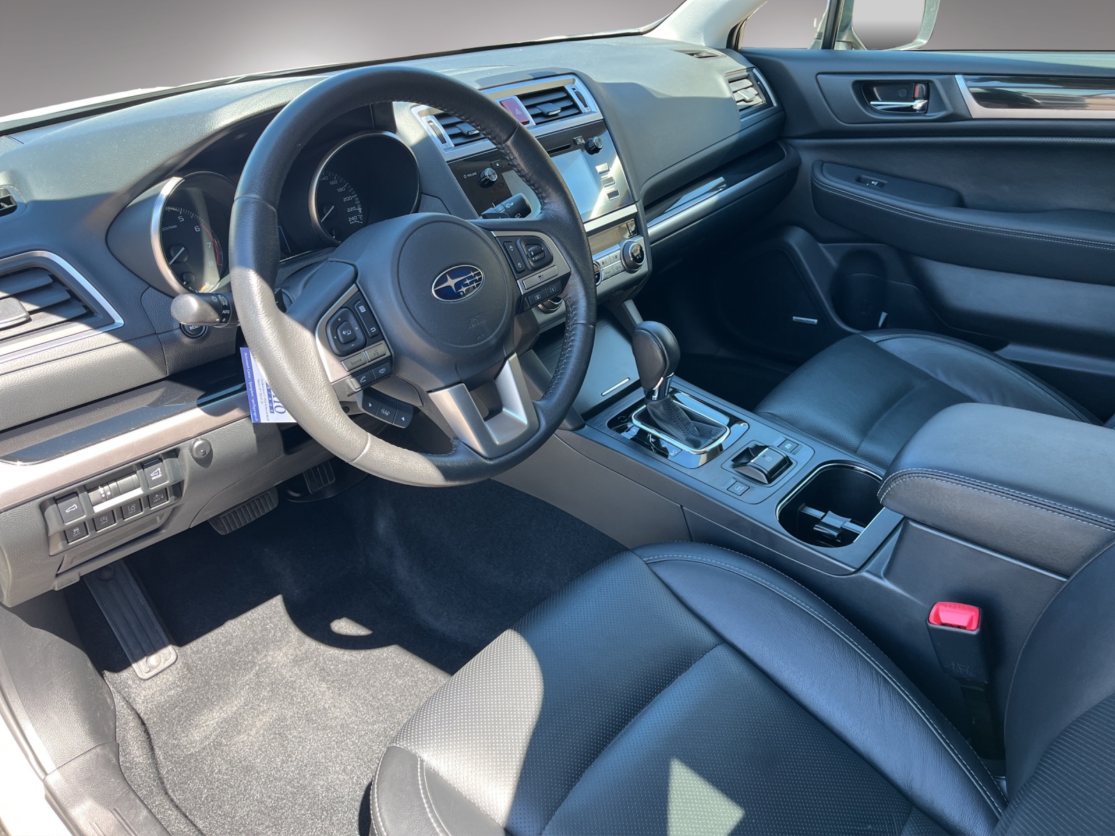 SUBARU Outback 2.5i Luxury-image-8