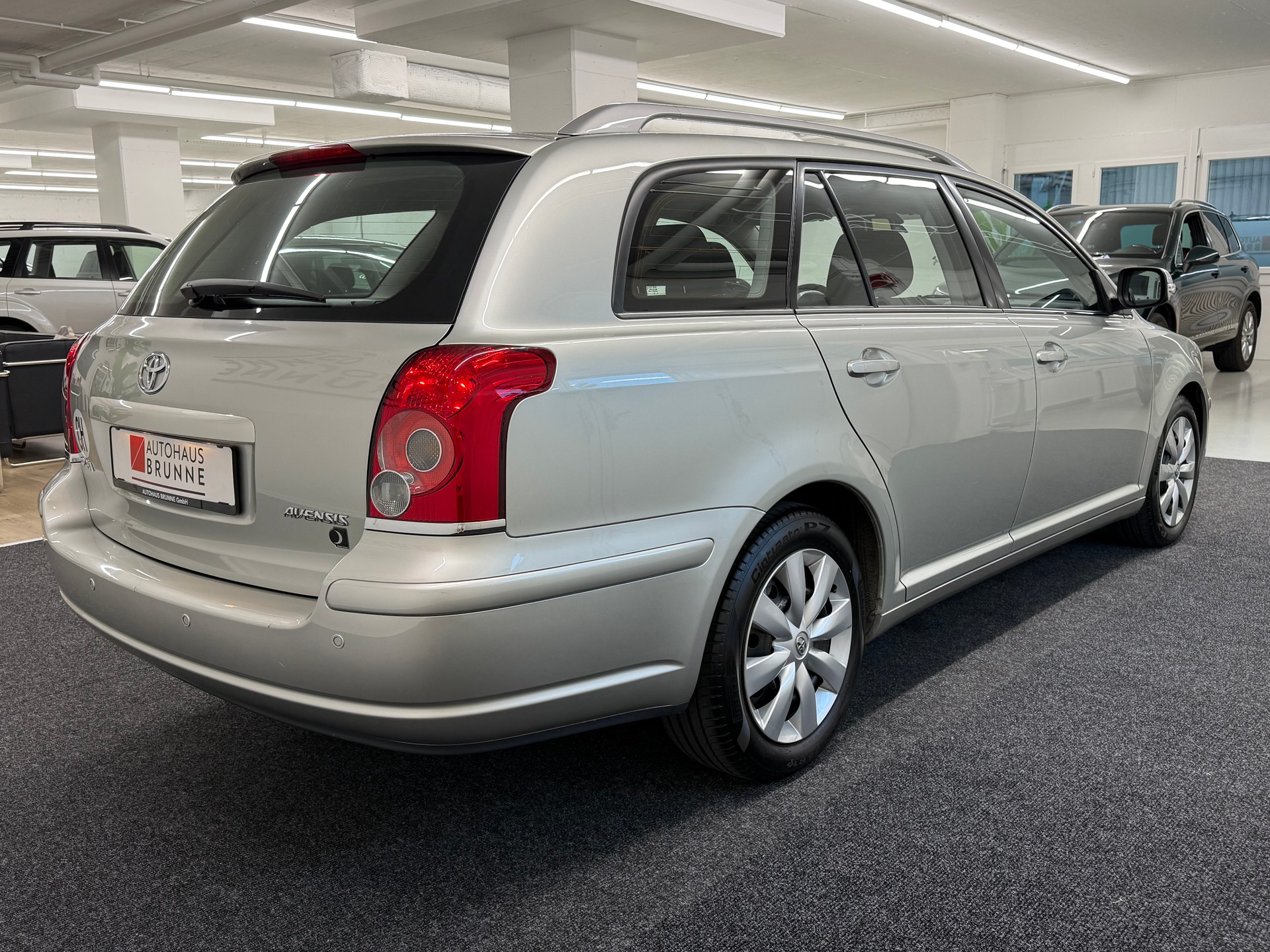 TOYOTA Avensis 1.8 VVT-i Linea Terra Sportswagon-image-3