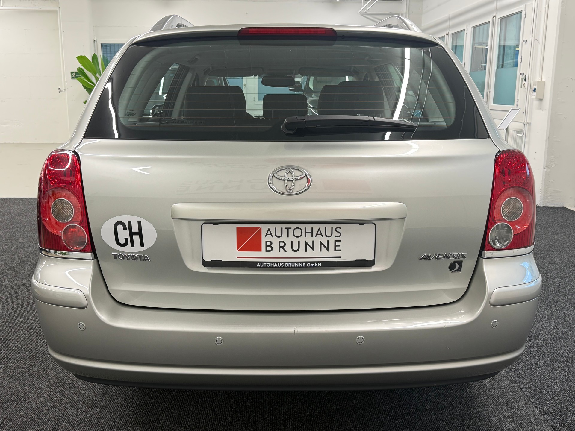 TOYOTA Avensis 1.8 VVT-i Linea Terra Sportswagon-image-5