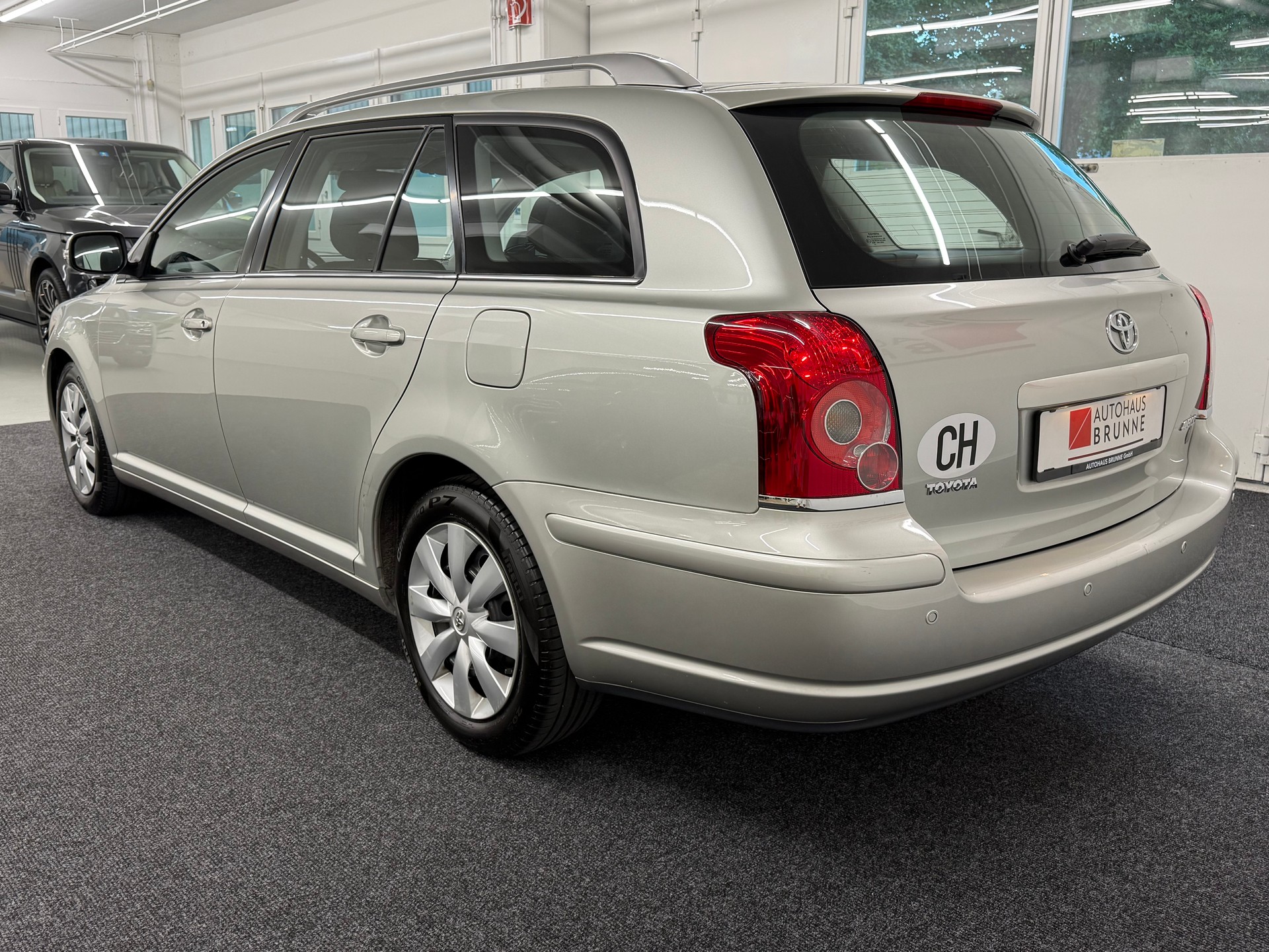 TOYOTA Avensis 1.8 VVT-i Linea Terra Sportswagon-image-6