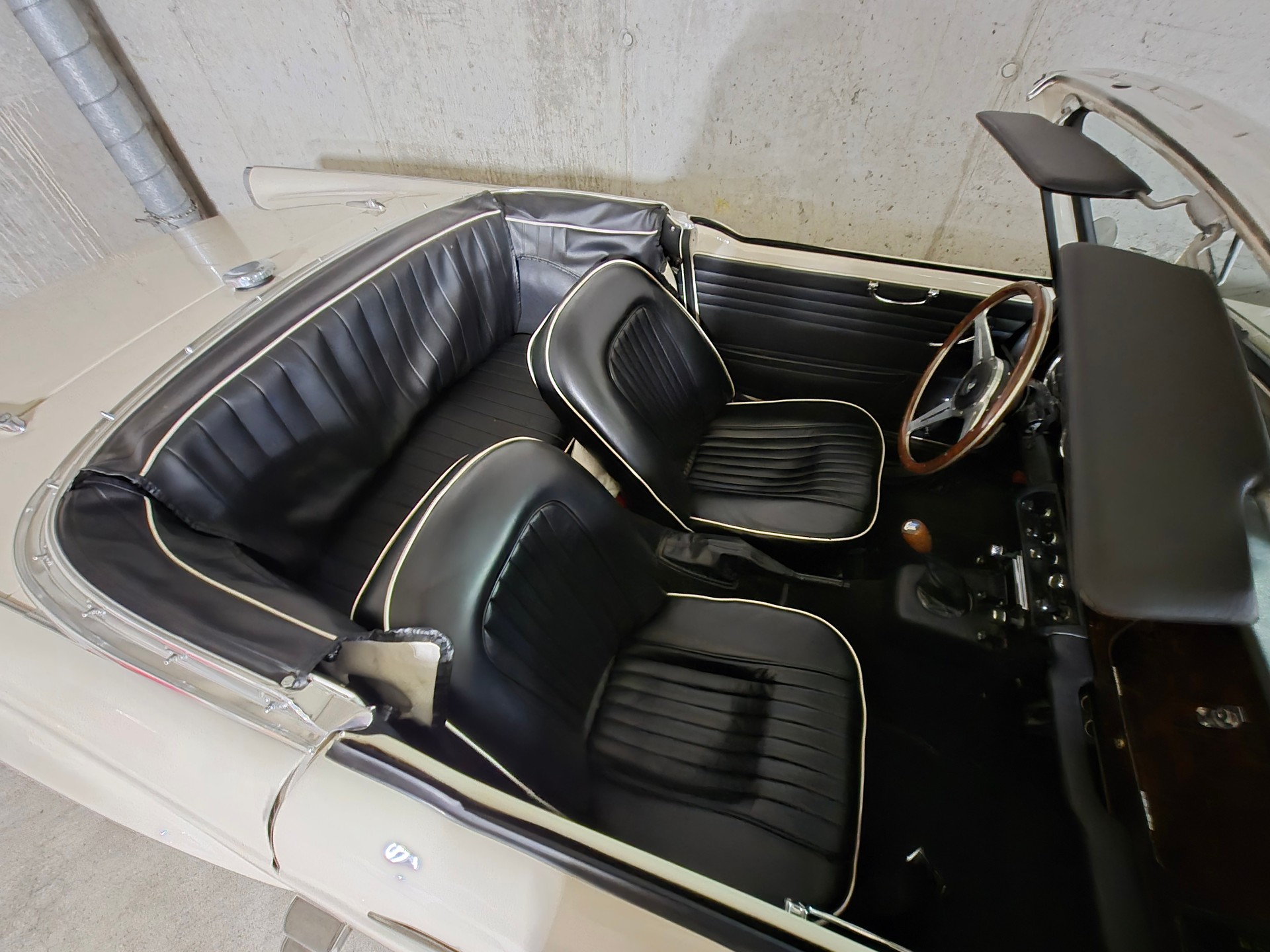 TRIUMPH TR4A-image-3