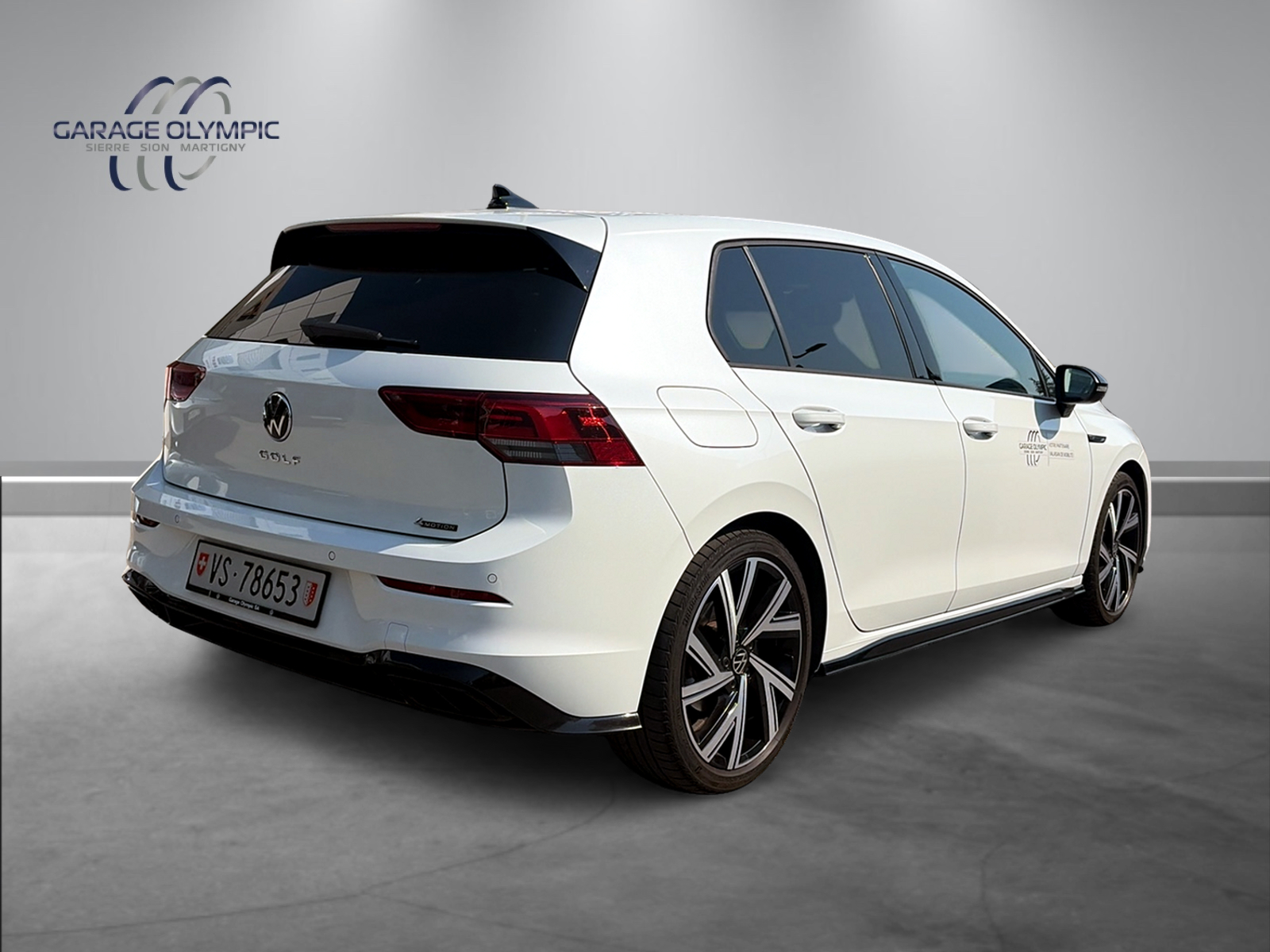 VW Golf 2.0 TSI R-Line DSG 4 Motion-image-4