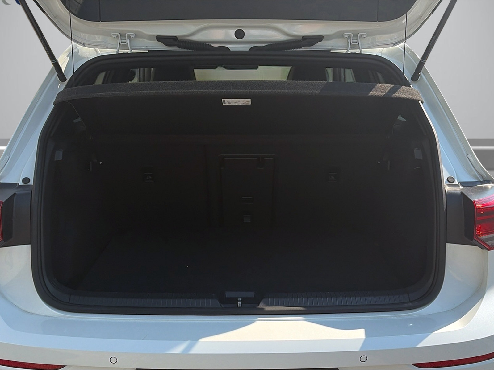 VW Golf 2.0 TSI R-Line DSG 4 Motion-image-3