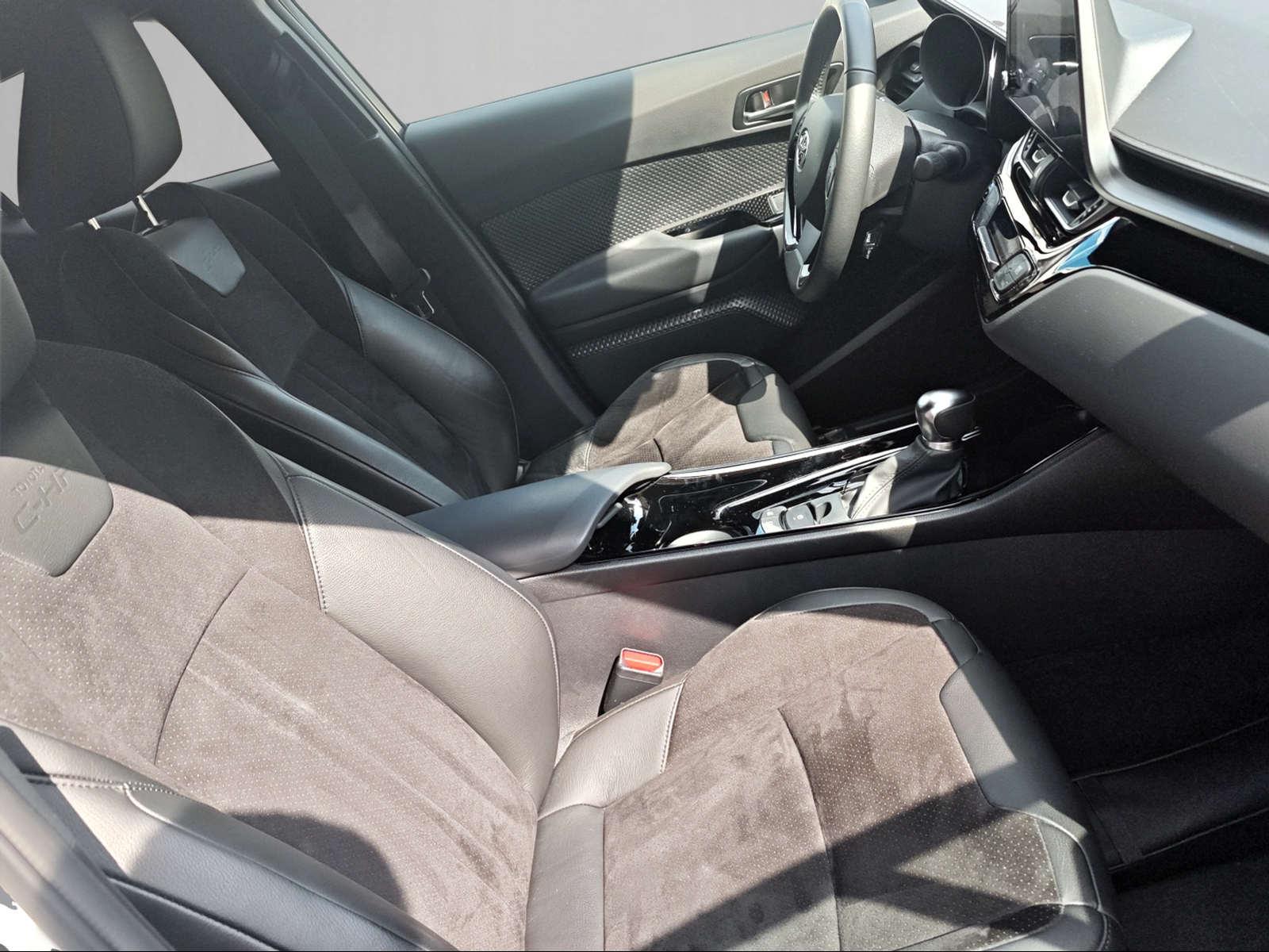 TOYOTA C-HR 2.0 VVTi HSD Move-image-9