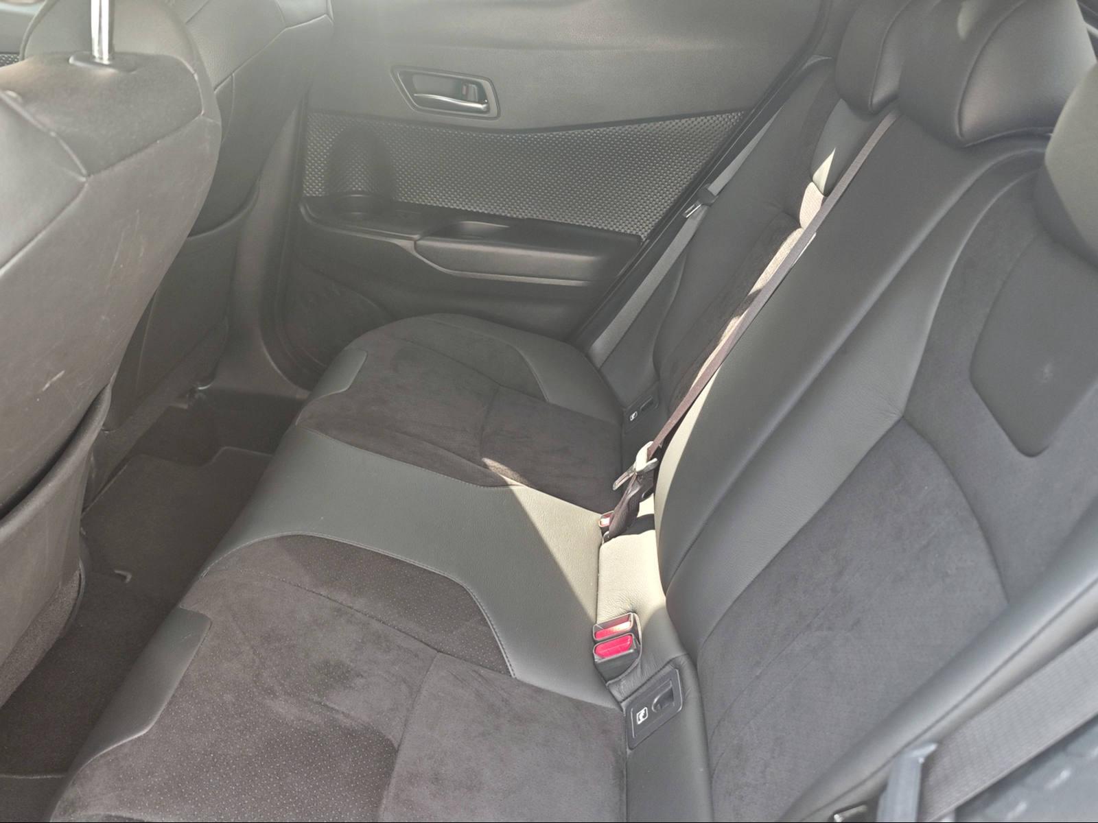 TOYOTA C-HR 2.0 VVTi HSD Move-image-13