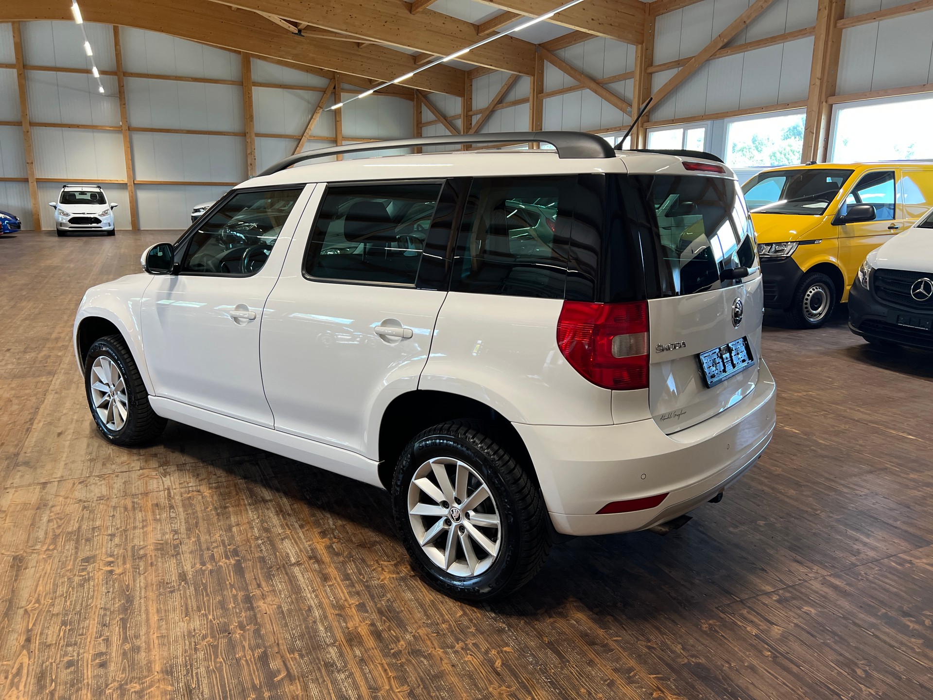 SKODA Yeti 2.0 TDI Active 4x4 DSG-image-6