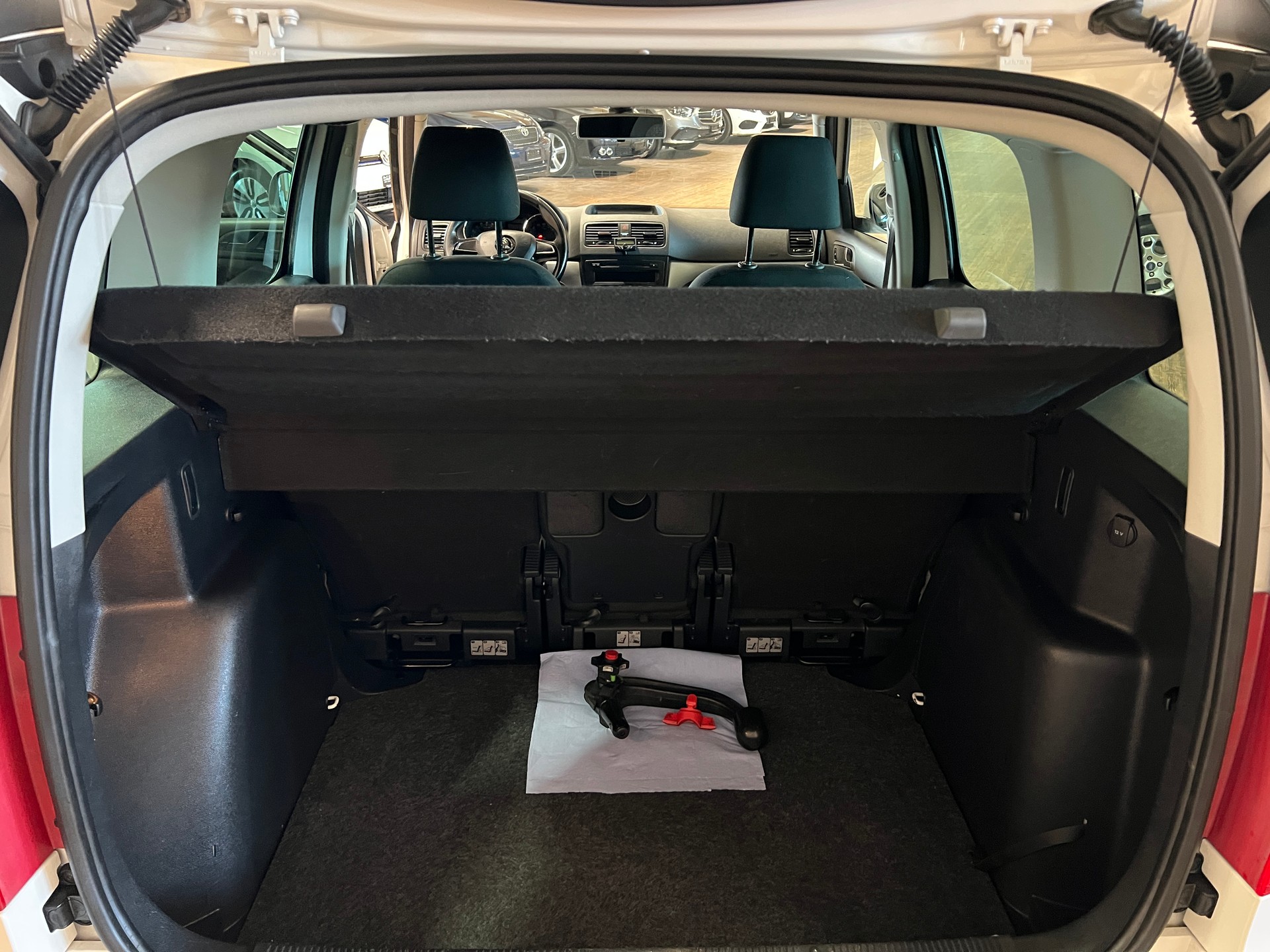 SKODA Yeti 2.0 TDI Active 4x4 DSG-image-14