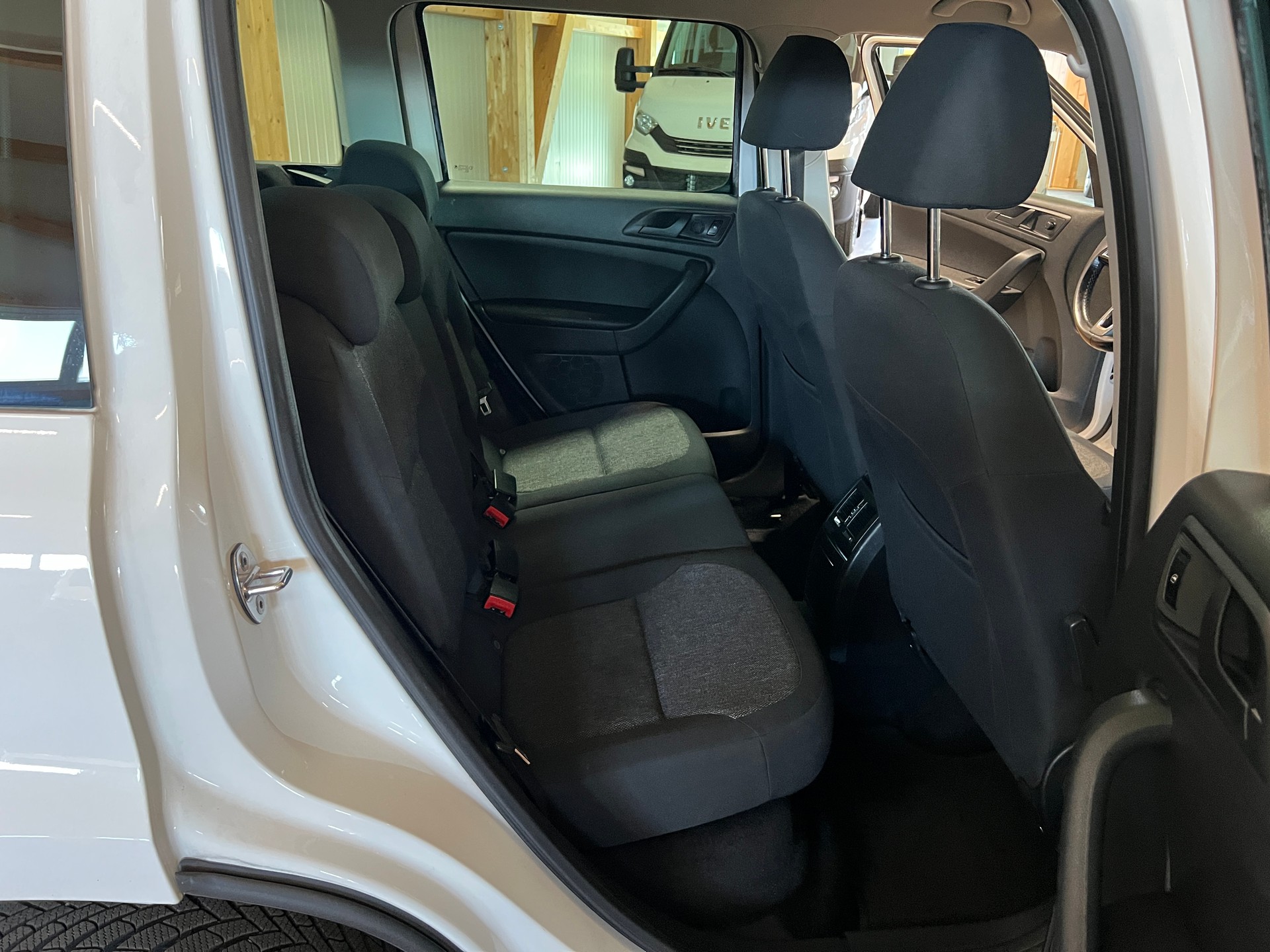 SKODA Yeti 2.0 TDI Active 4x4 DSG-image-13