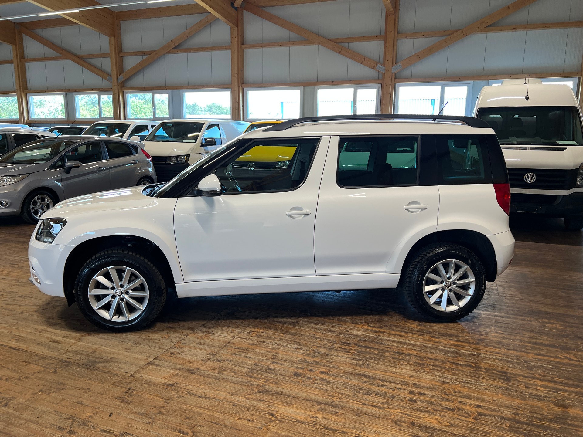 SKODA Yeti 2.0 TDI Active 4x4 DSG-image-7